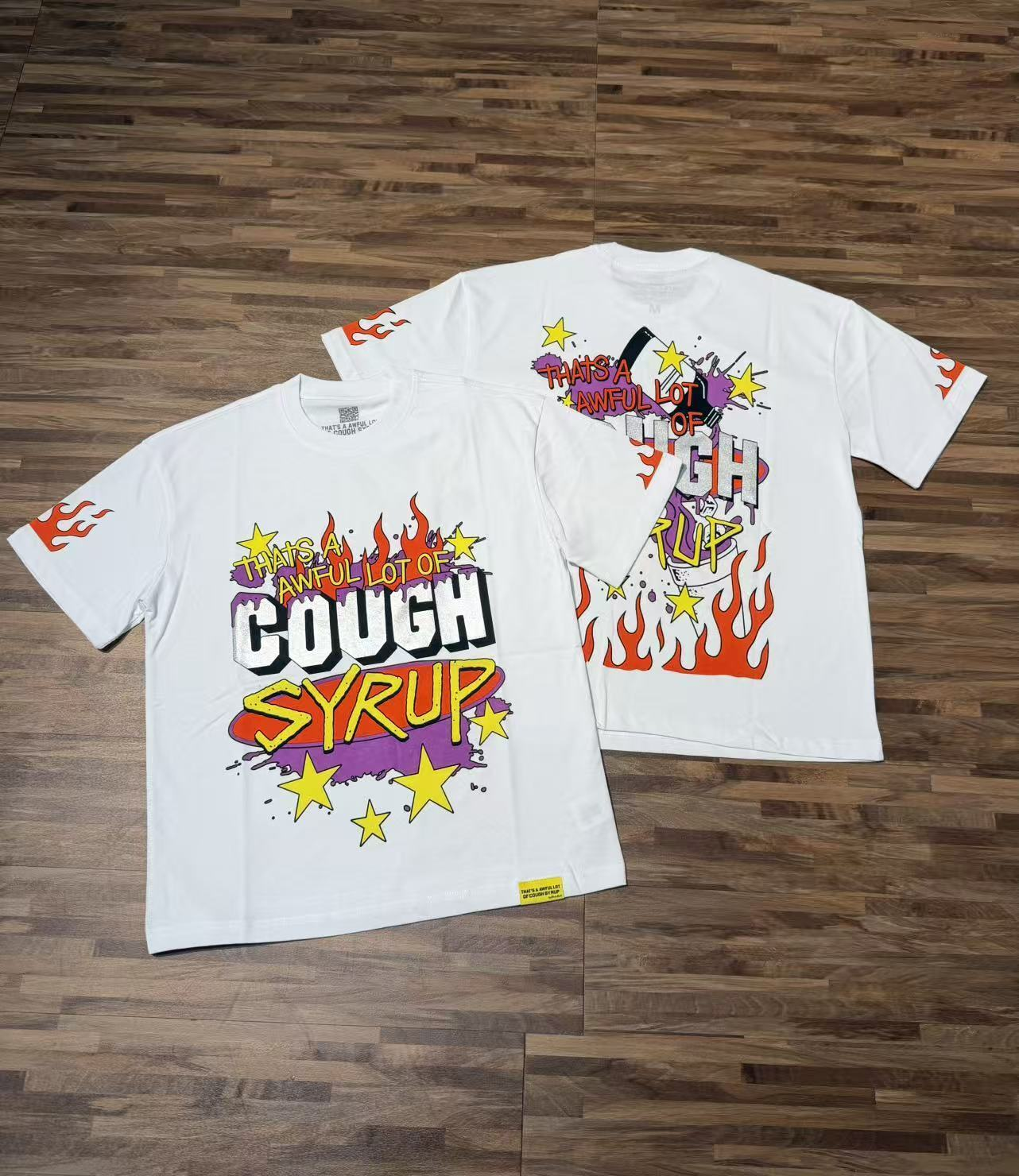Apricot-colored, minimalist, trendy, loose-fitting, casual short-sleeved T-shirt