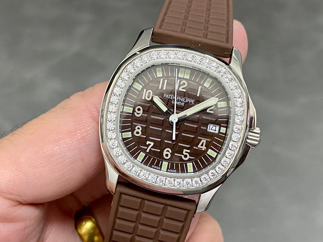 PATEK Aquanaut 35.6mm Socola Dial Watch