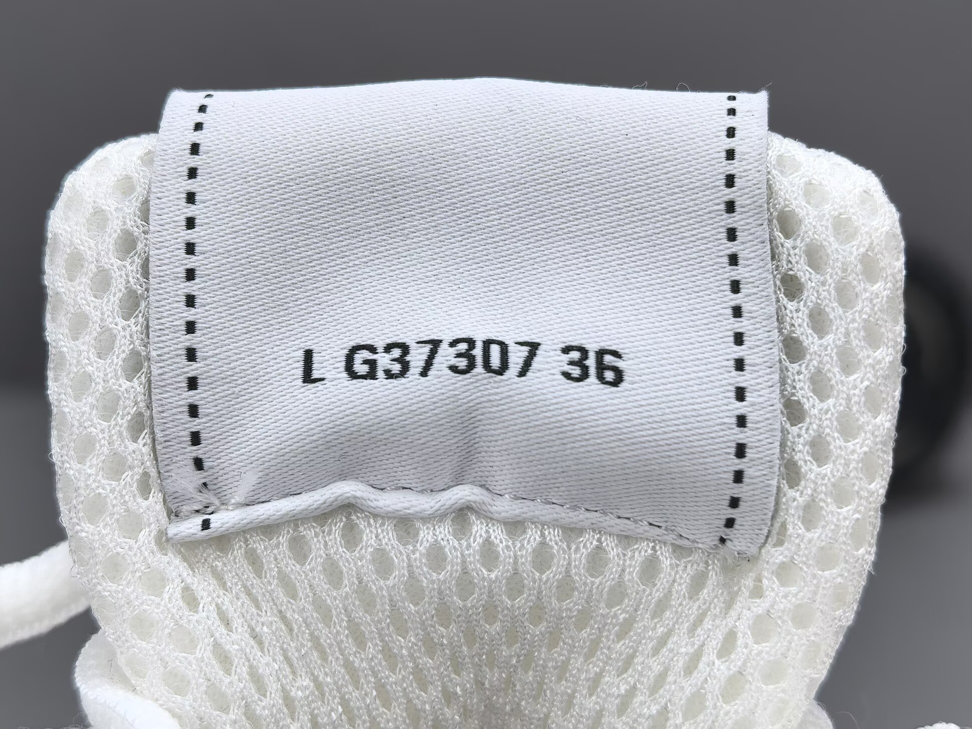 CHNE1 Leather Low Top Sneakers - CCSHOES