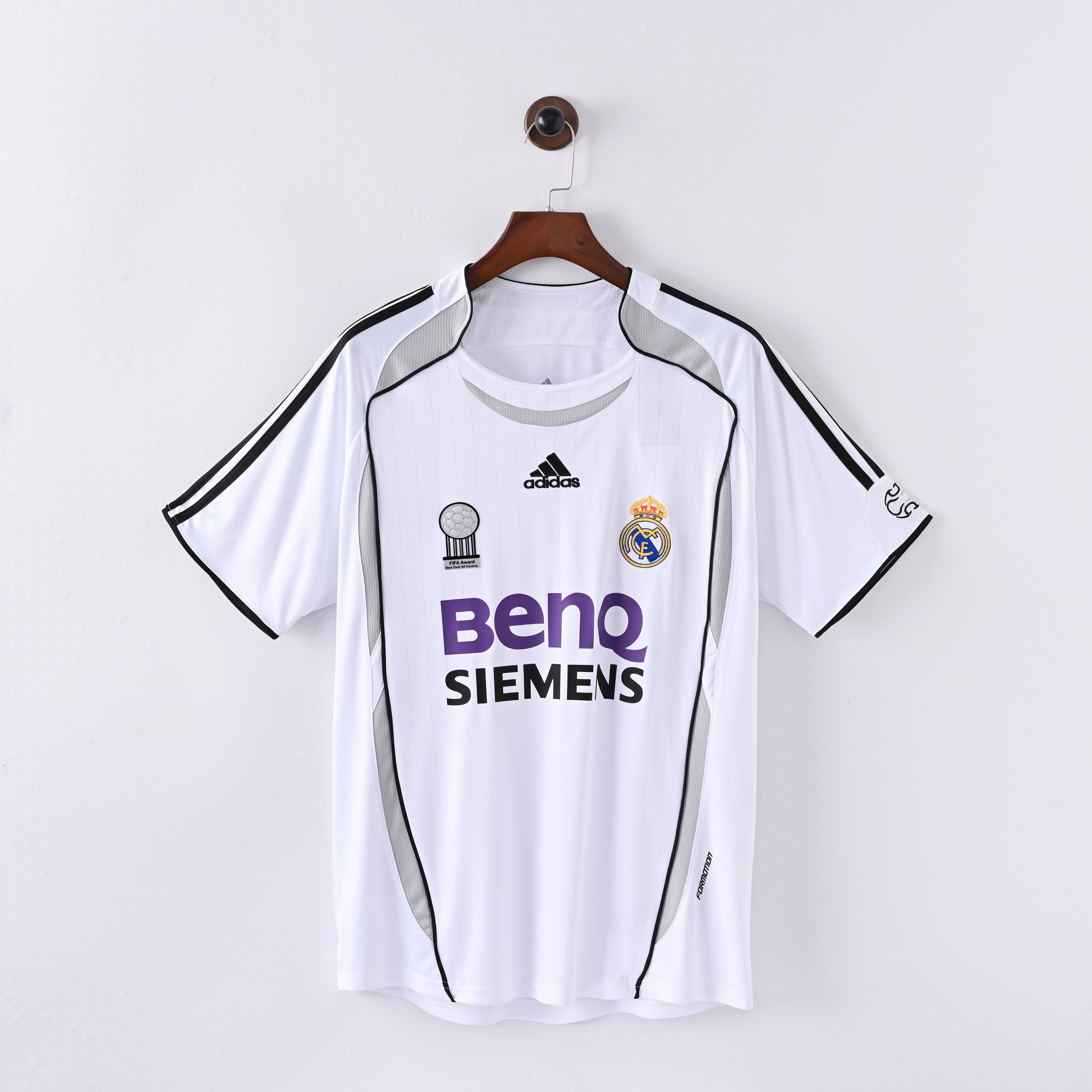 Real Madrid Retro Vintage Home Jersey Men 2006-2007