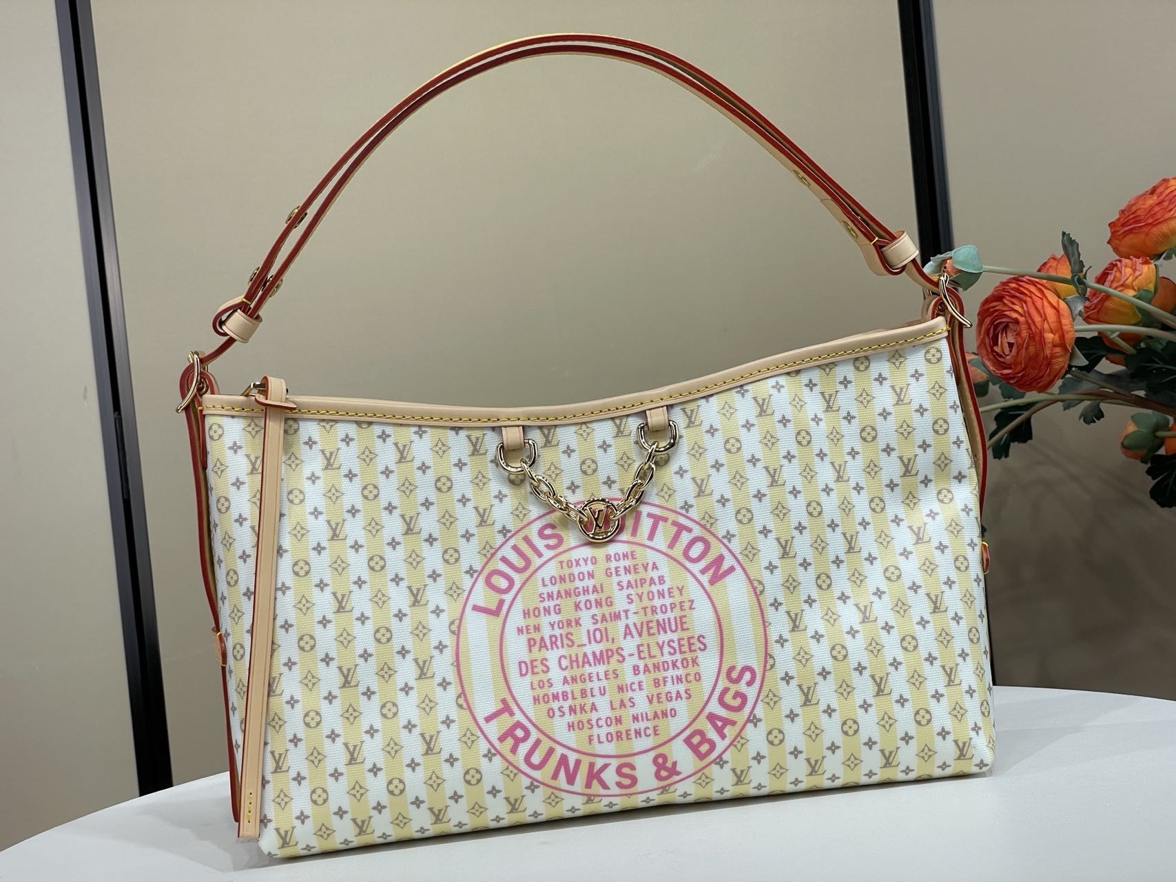 LV Carryall East West M29139