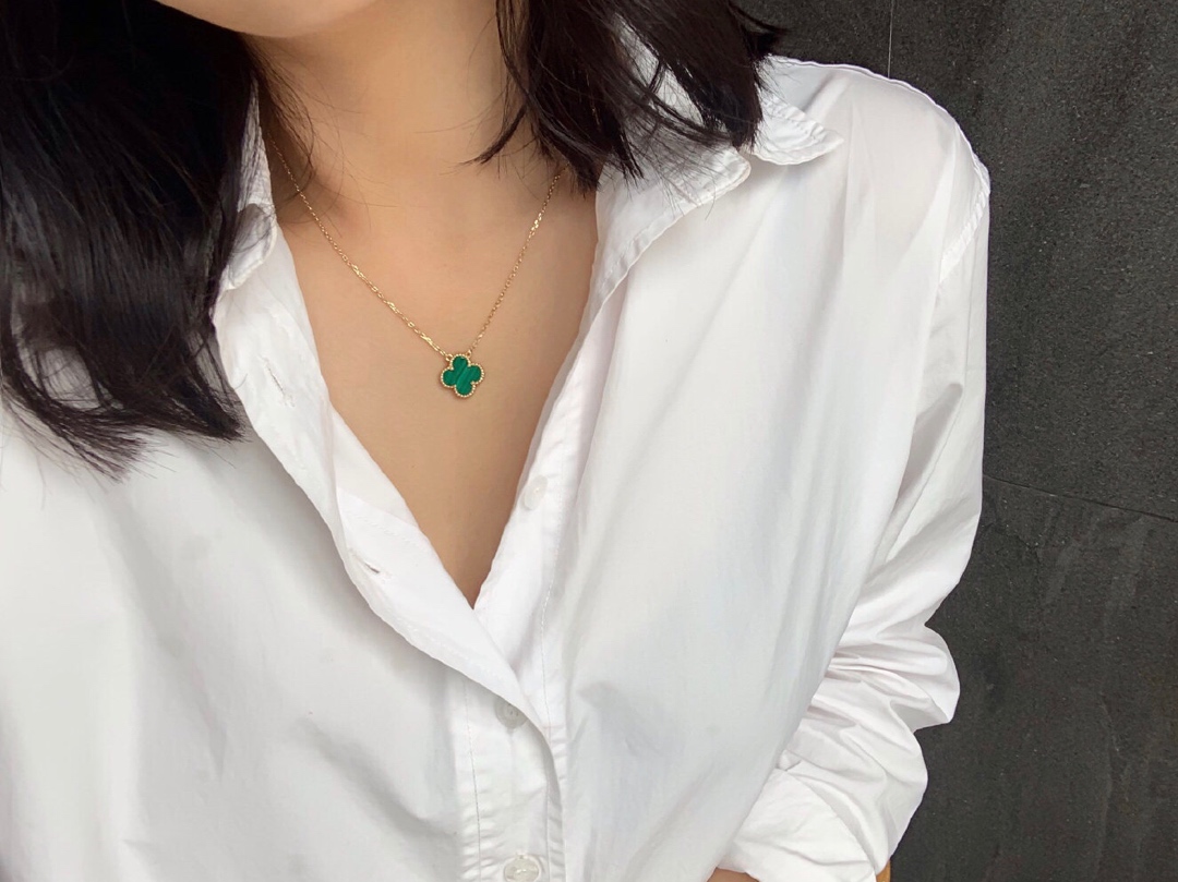 Van Cleef & Arpels Green Agate Necklace, Vintage Alhambra pendant