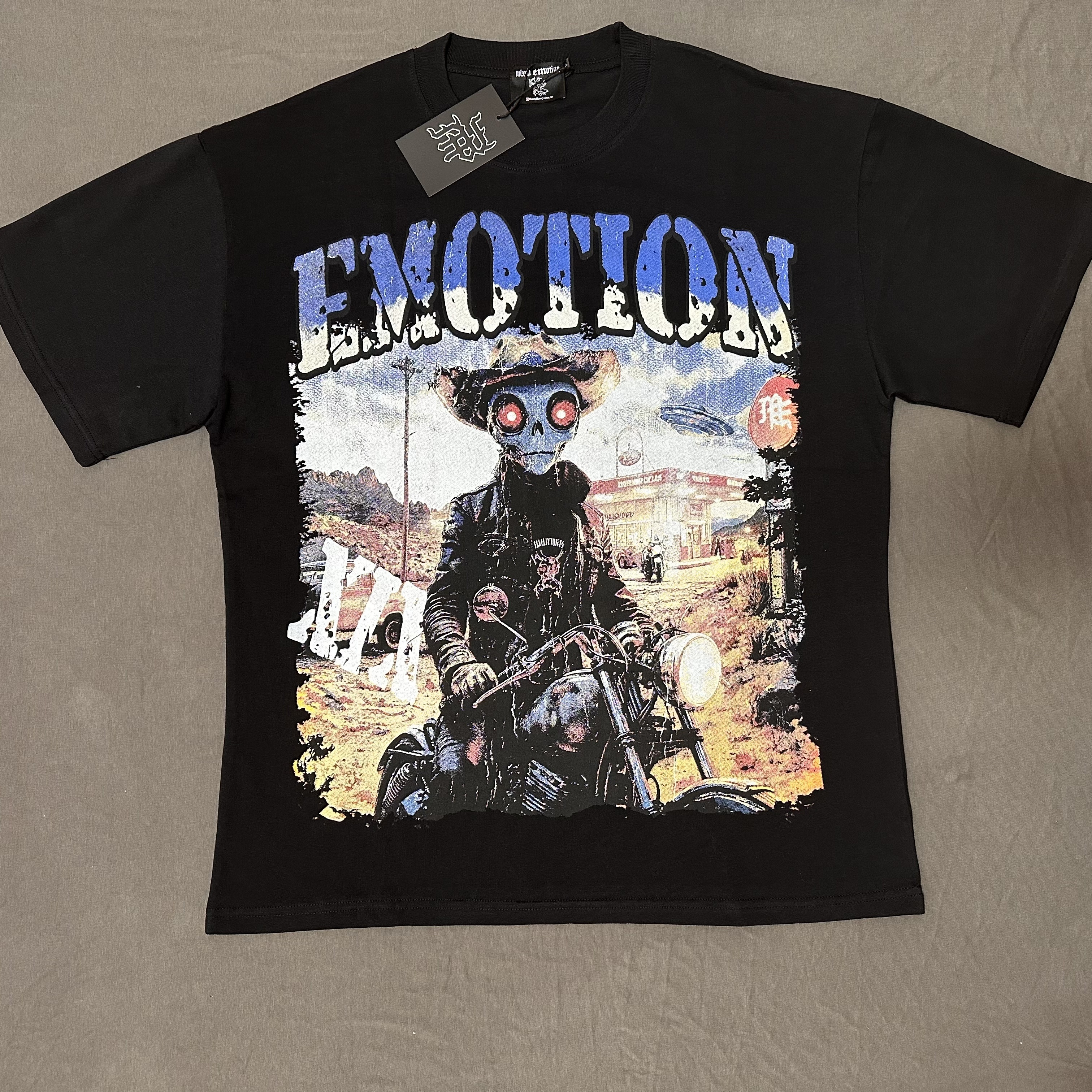 Straw hat skeleton riding a motorcycle, vintage scene print short-sleeved shirt