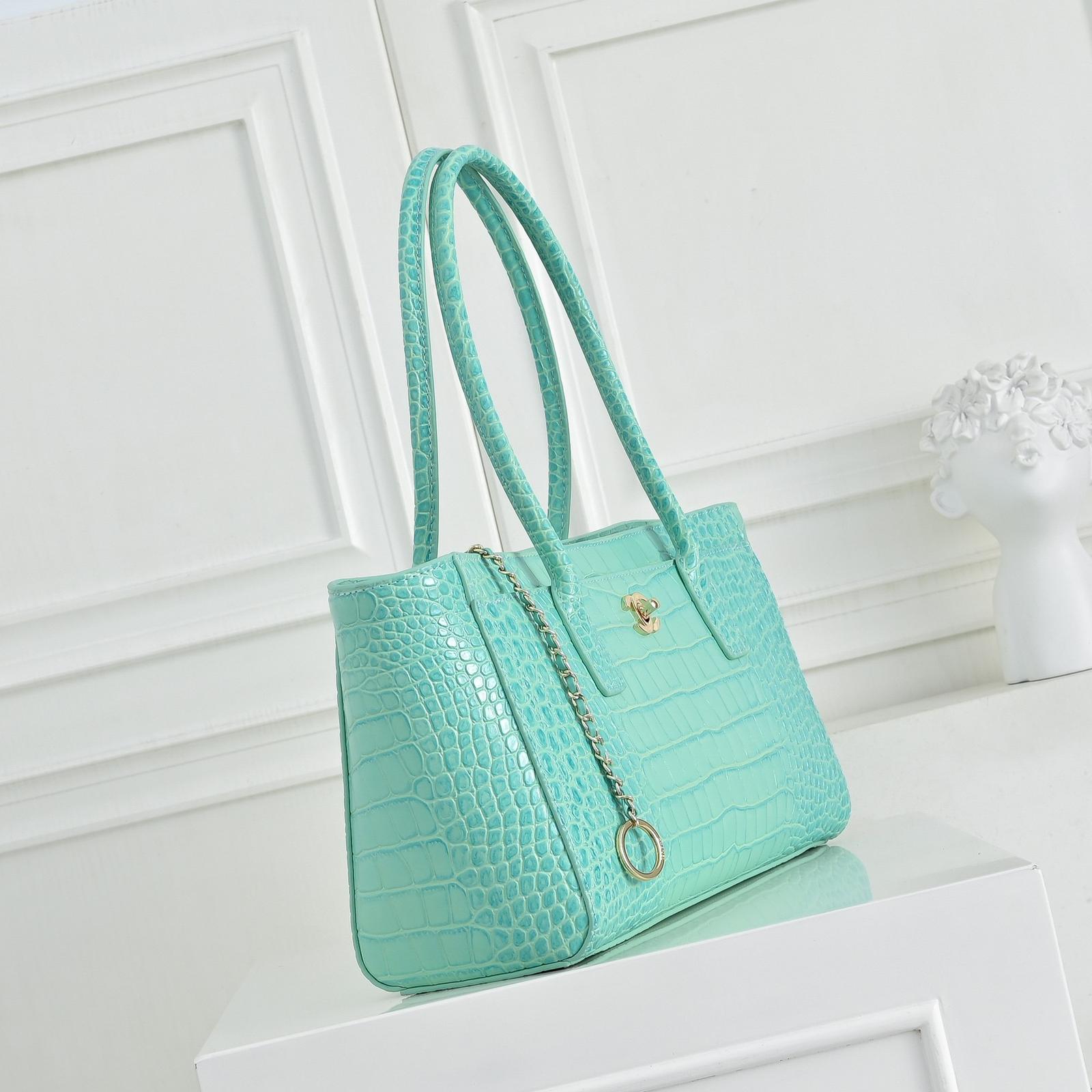 Chanel  Spring/Summer 2026 new Crocodile Tote bag