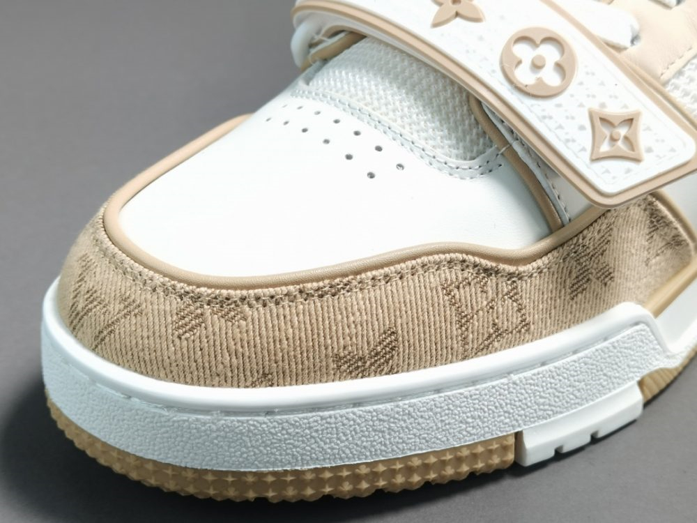 Louis Vuitton Trainer Beige