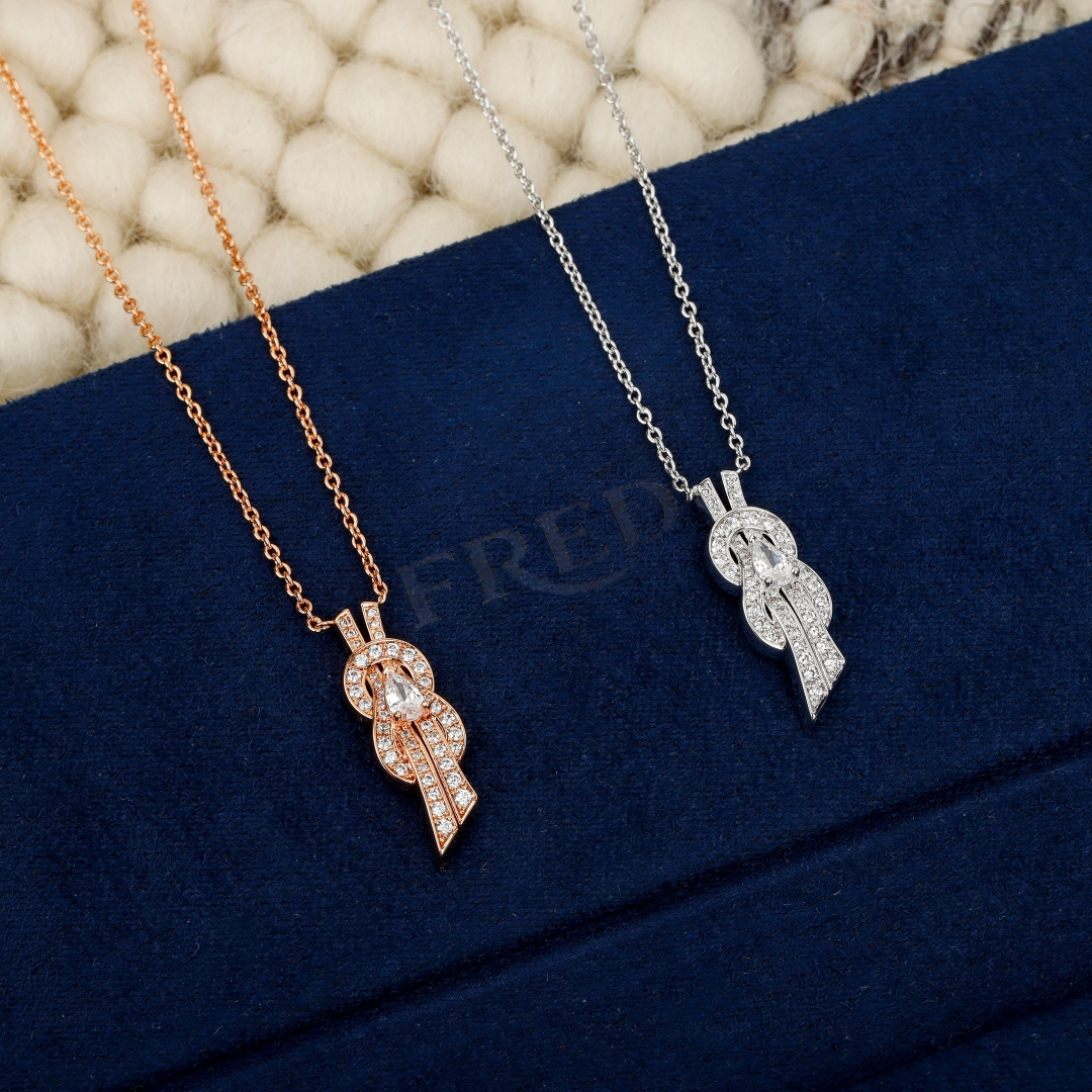 FRED Chance Infinie Pavé Crystal Pendant Necklace