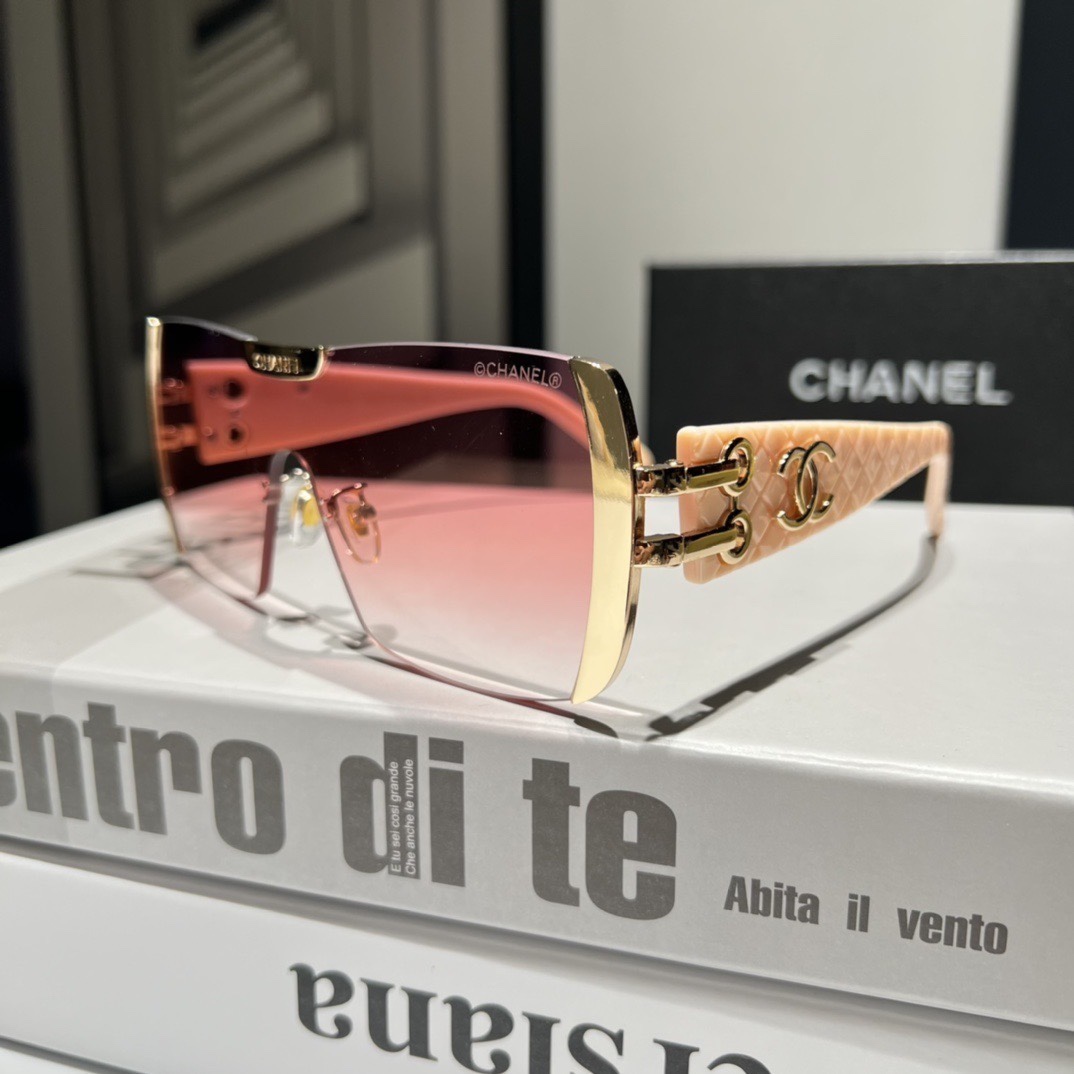 Chanel Fashionable Sunglasses