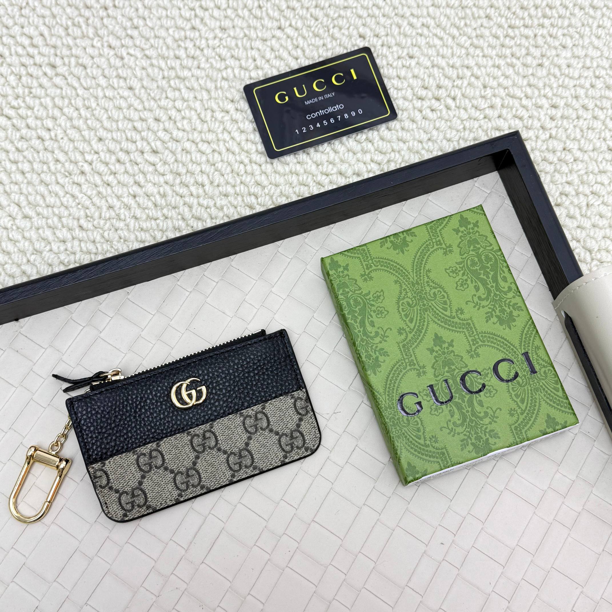 Gucci Wallets Card Holder Wallet 701070
