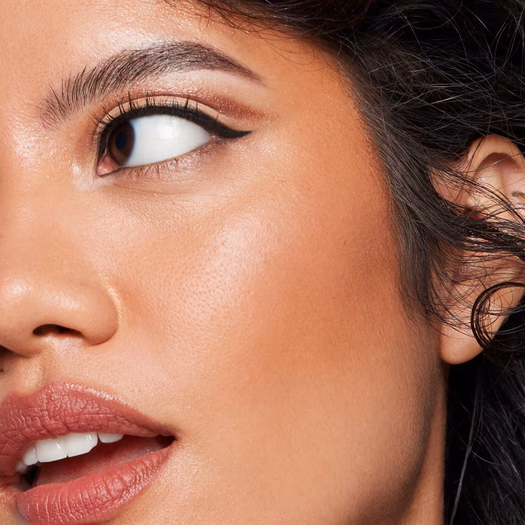 r.e.m. beauty  Hypernova Satin Matte Bronzer