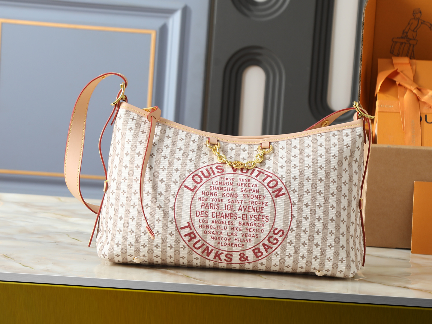 LV Carryall East West Handbag