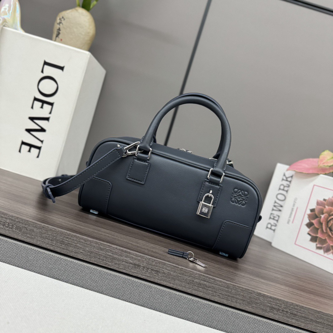 Loewe Amazona 23 Cropped Bag