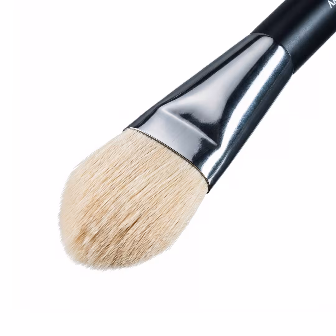 AMAZING COSMETICS  Foundation Brush