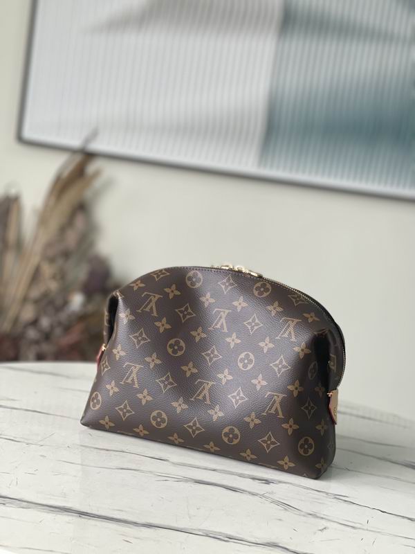 LV 化妆包M46458 27x18x9cm gf