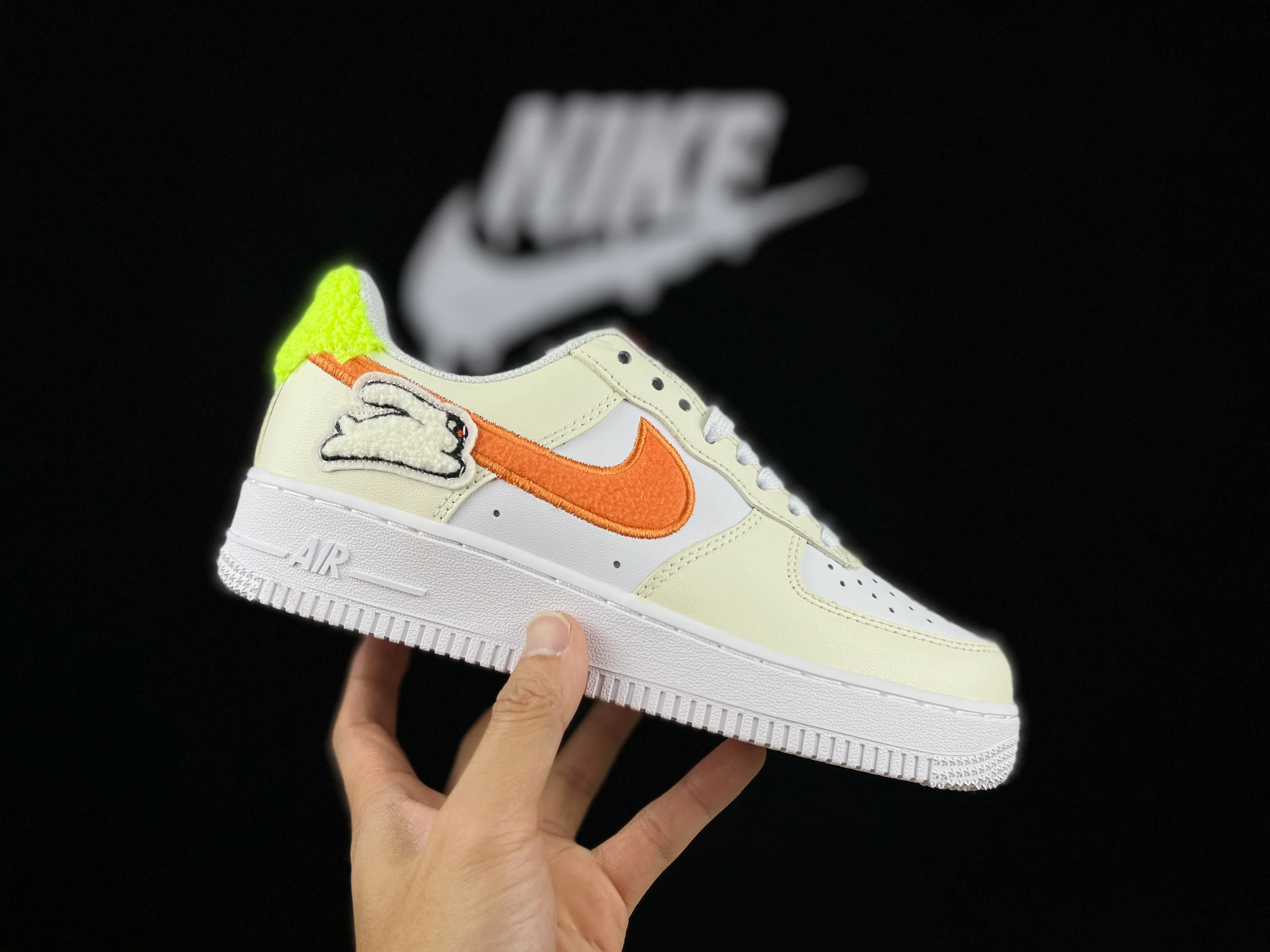 NIKE AIR FORCE 1 