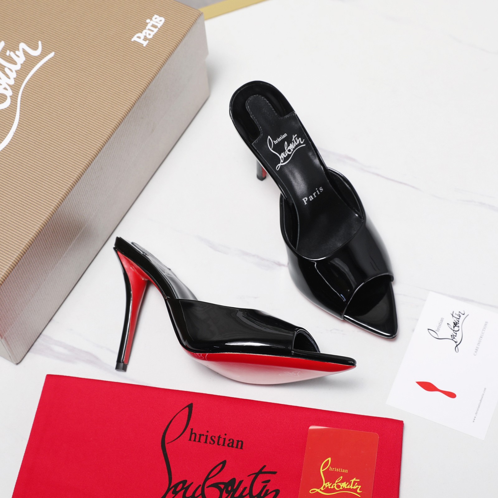 Cistian Louboutin Casual Slip-on Sandals