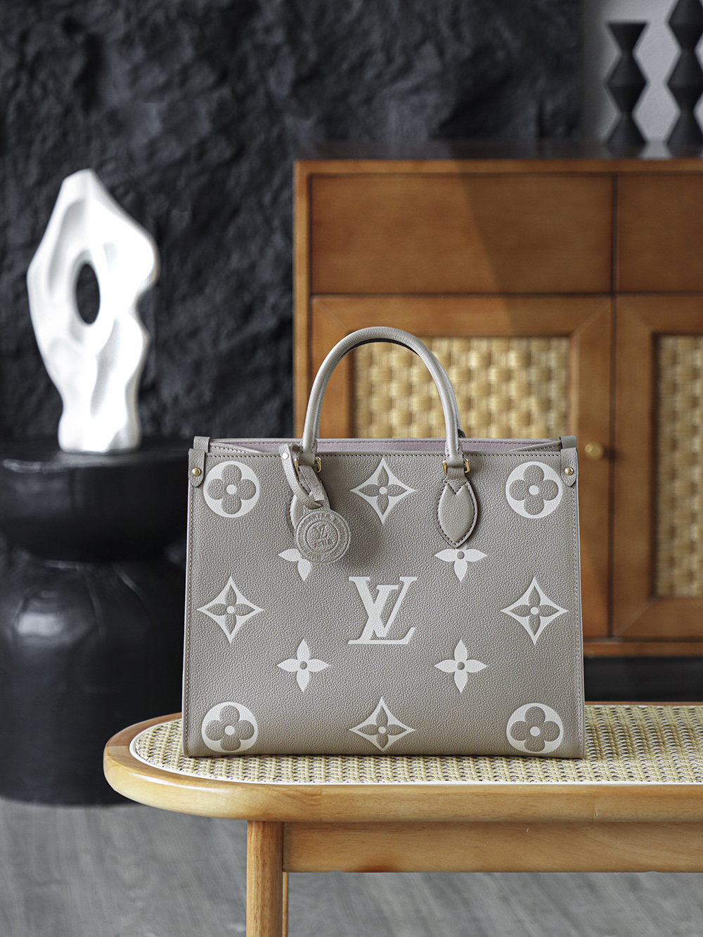 LV OnTheGo MM Bicolor Monogram Empreinte Bag - Top Quality