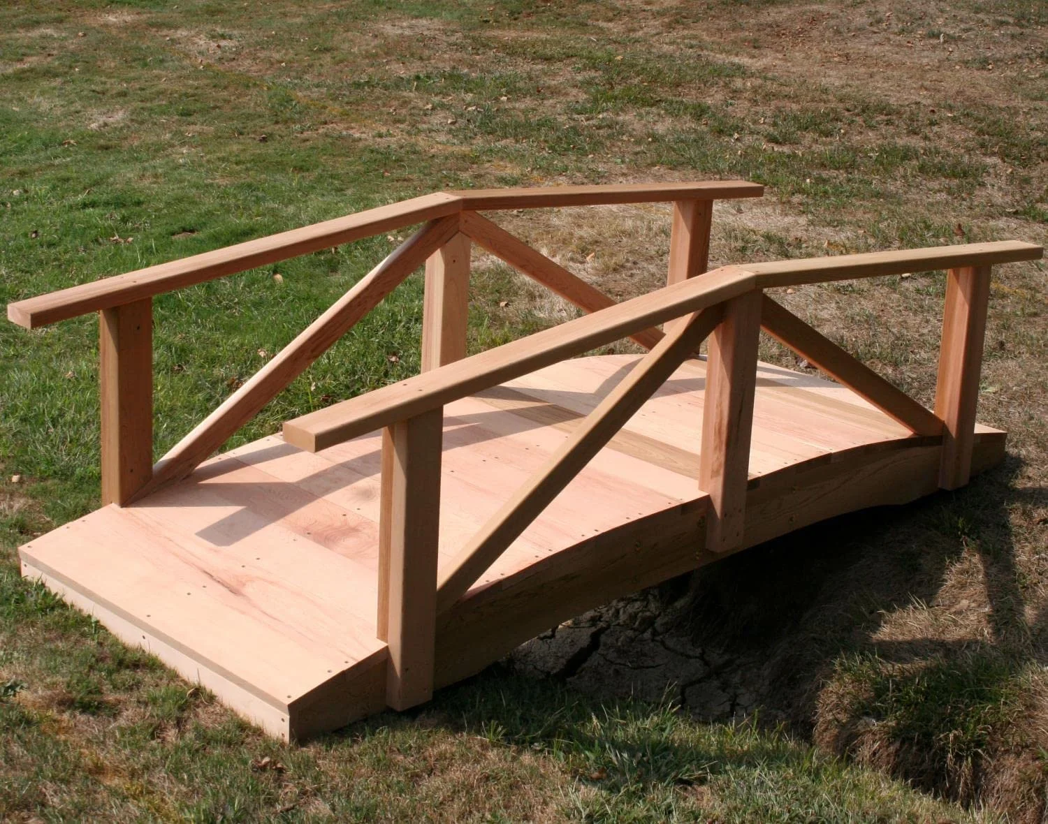 Creek Vine Designs WF1704CVD 4 ft. Cedar Pearl River Garden Bridge