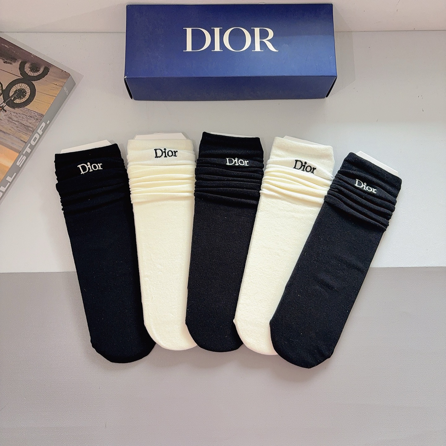 D Embroidered Straight Calf Socks Set  YVTS0301003