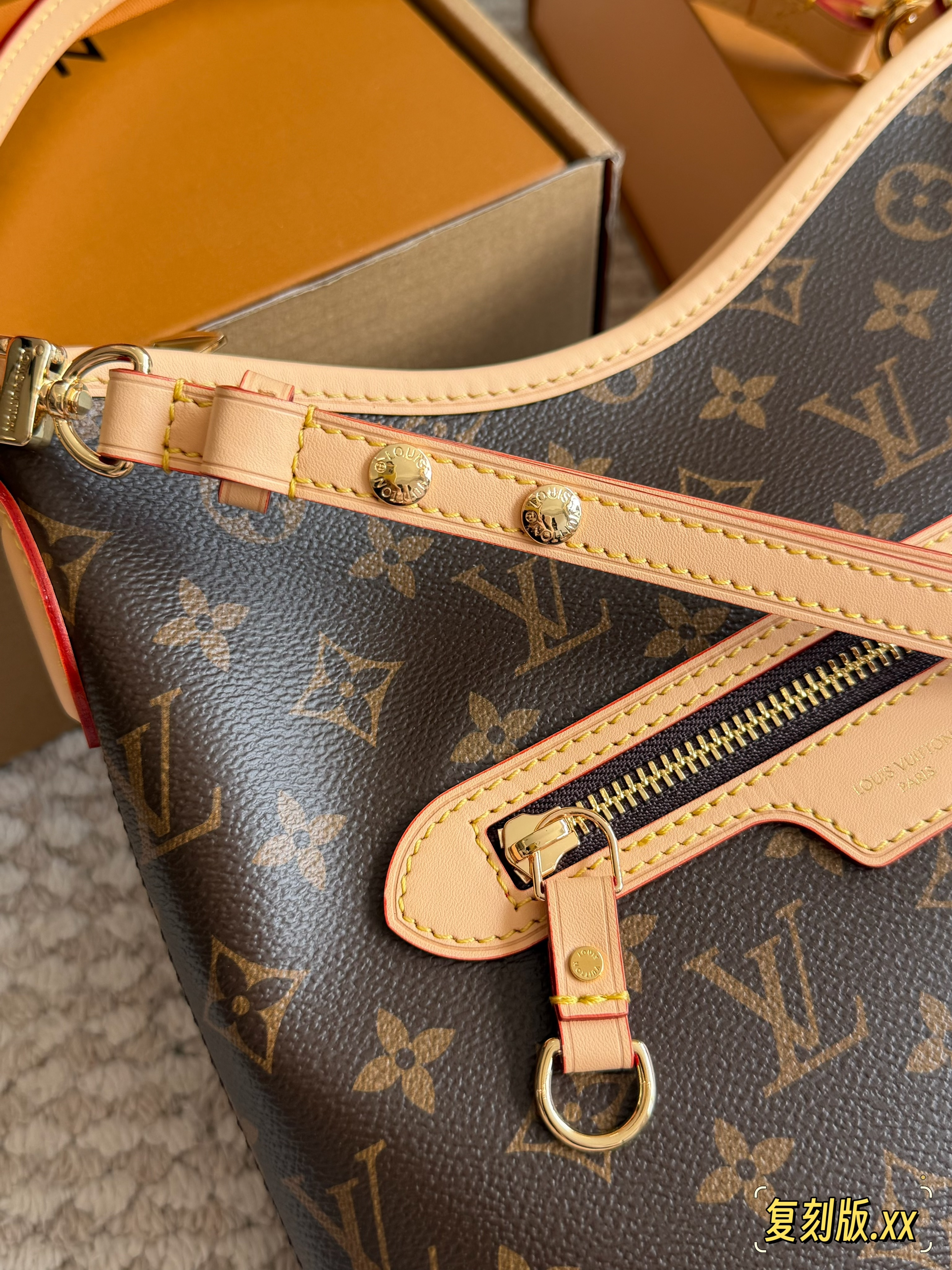 LV LINEUP Shopping Bag