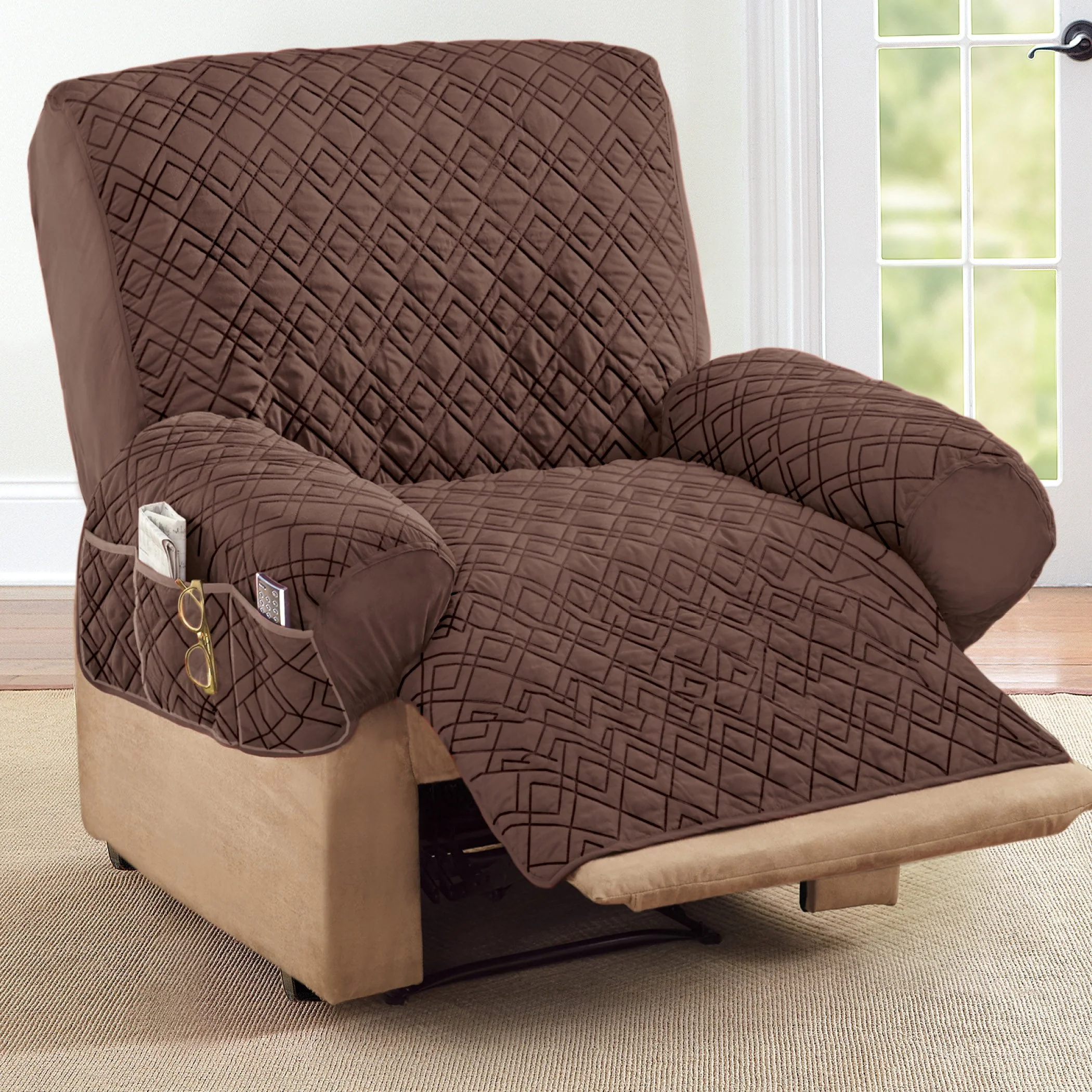 Collections Etc Diamond-Shape Quilted Stretch Recliner Cover with Storage Pockets and Elastic Straps - Furniture Protector, Chocolate, Recliner