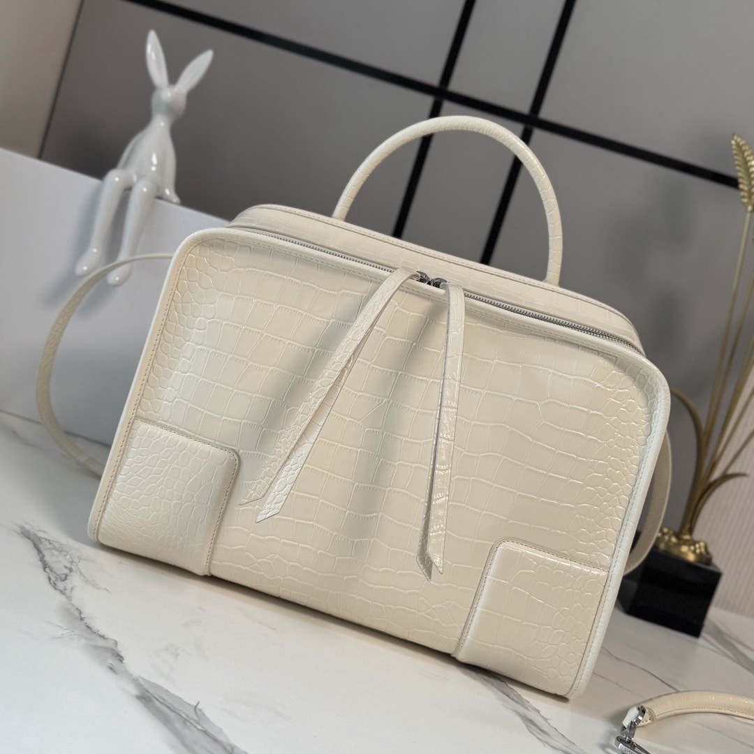 Loewe Amazona 180 Bag Medium Crocodile