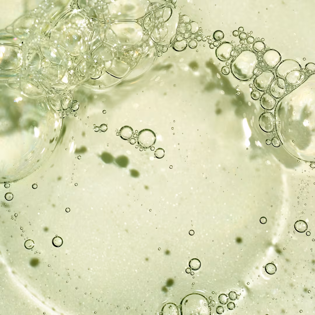 Briogeo  Superfoods Matcha + Apple Replenishing Shampoo