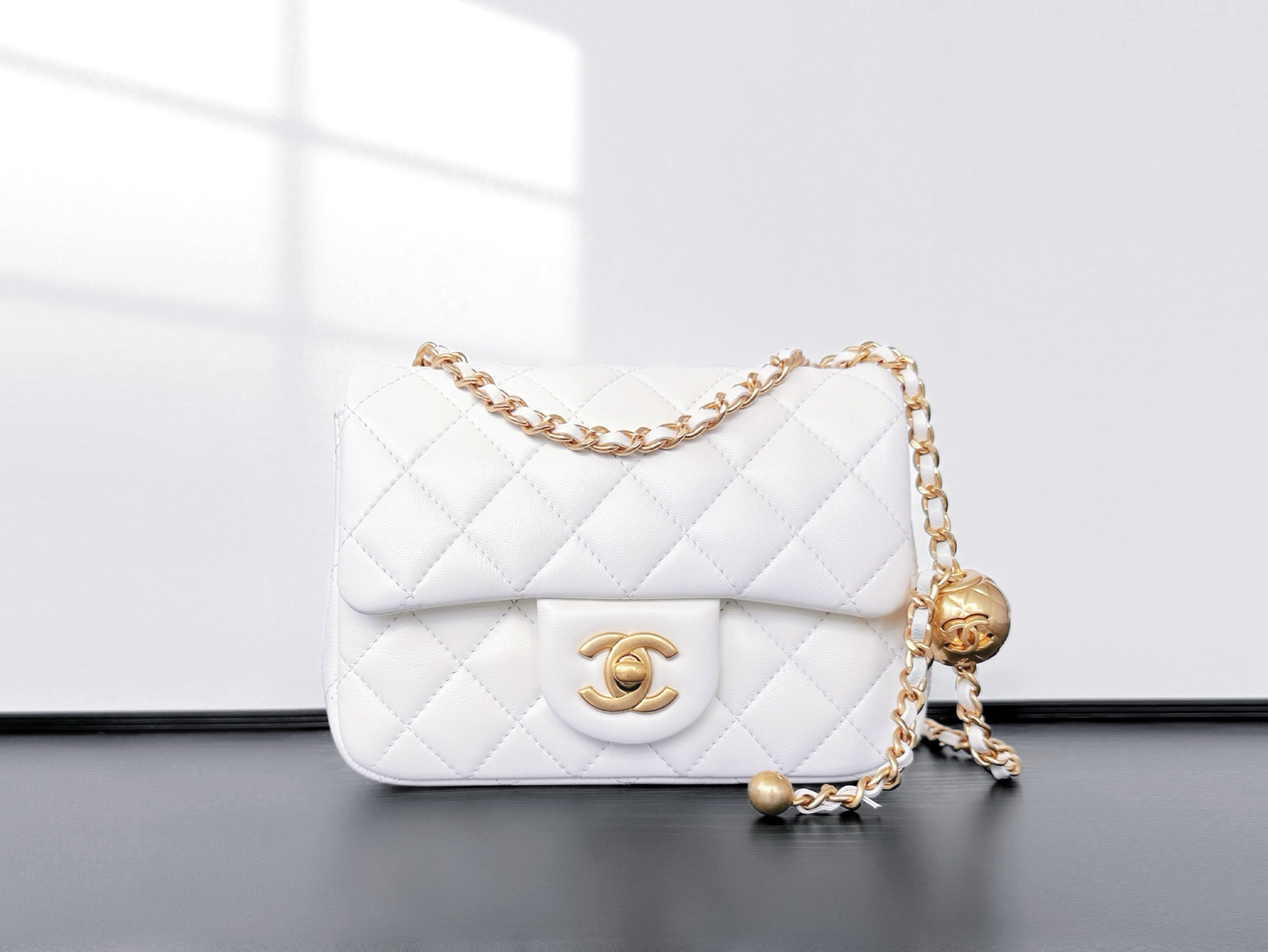 CHANEL - 21C Shoulder Bag White