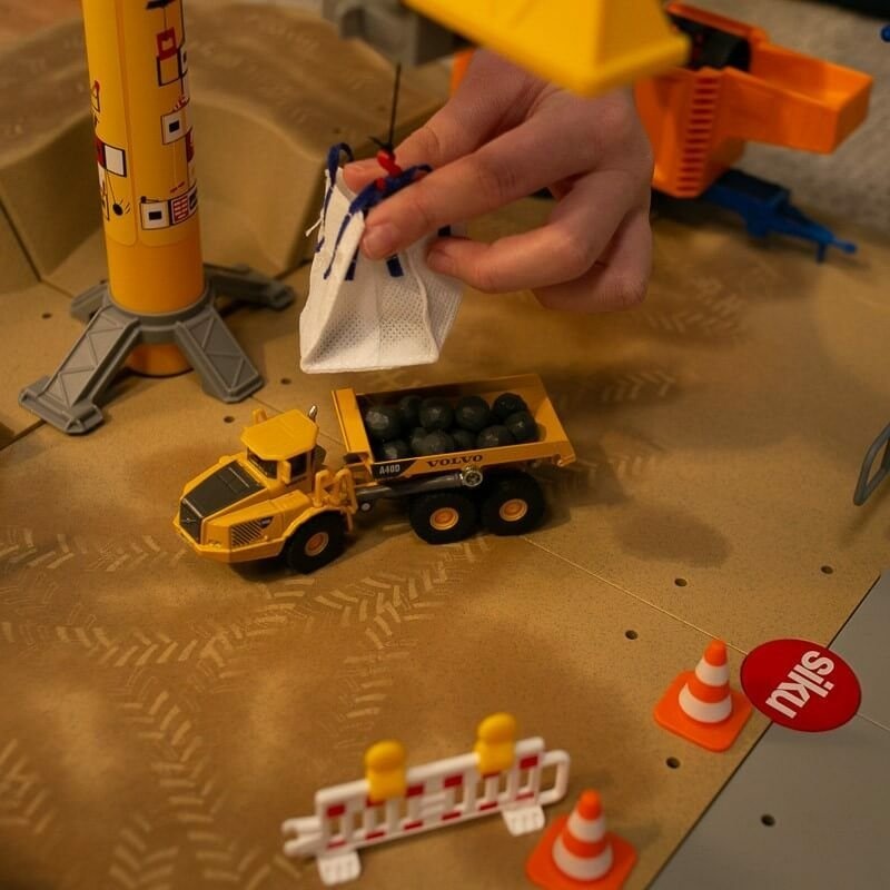 Siku Super - Volvo Wywrotka