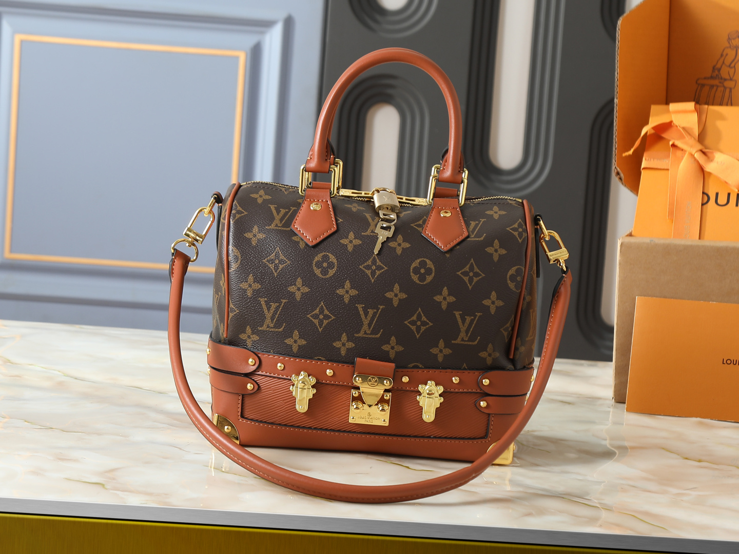 LV Speedy Bandoulière 22/30 Out Of The Trunk Classic Monogram Canvas Leather Tan Trunk Bottom Handbag