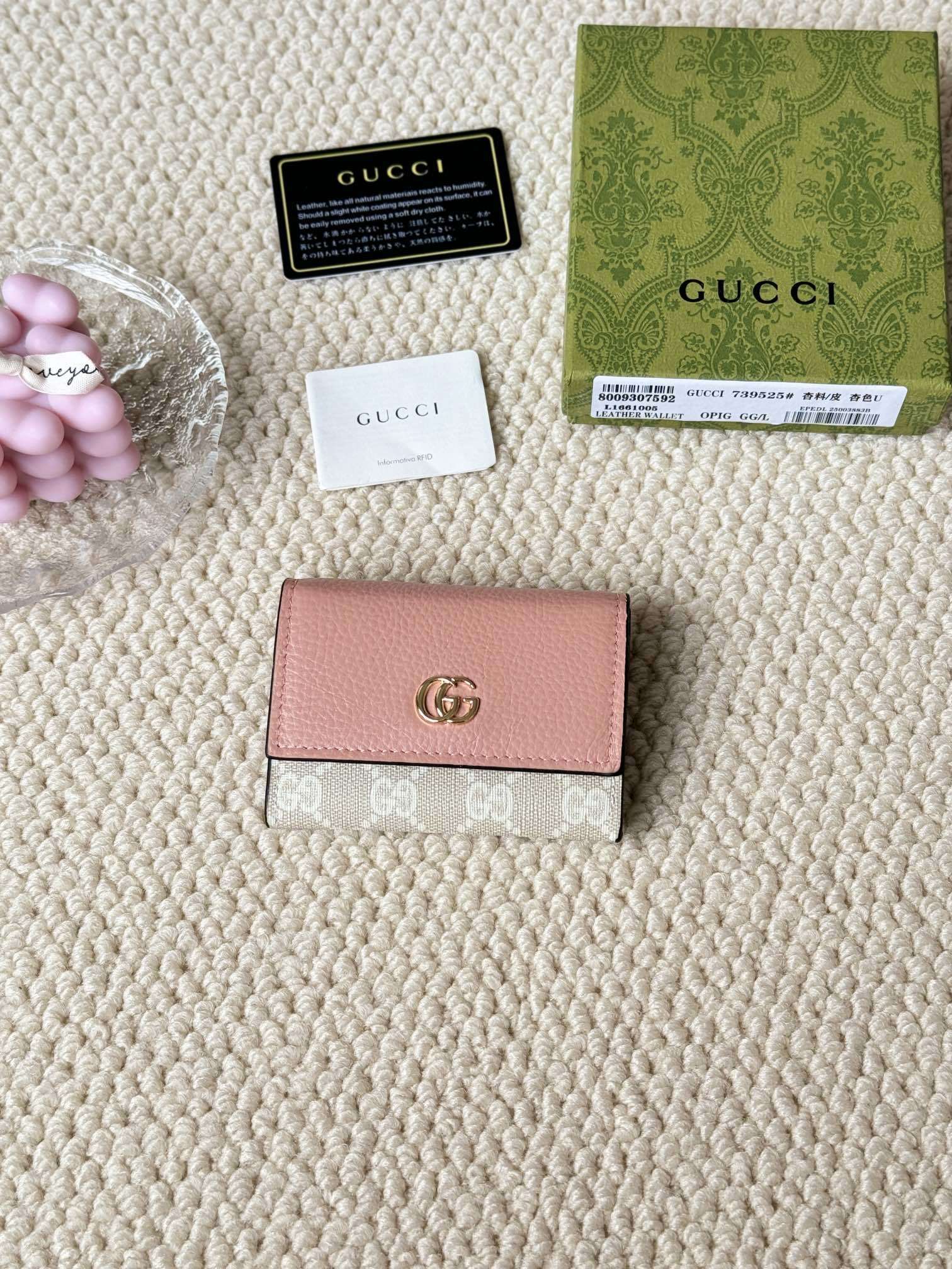 Gucci Wallets Card Holder Wallet Original 739525