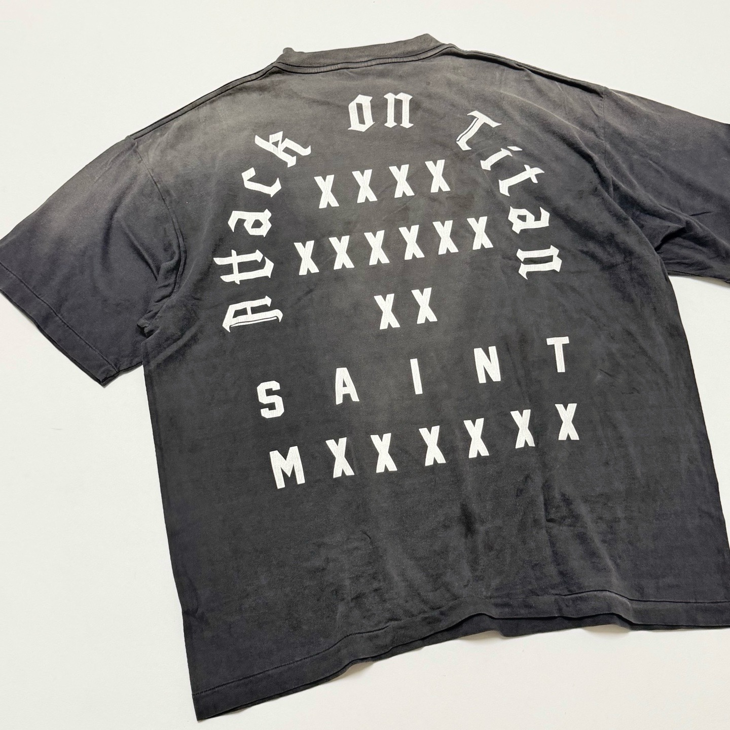 SAINT Mxxxxxx AOT_SS TEE/ATTACK ON TITAN/BLK tshirt