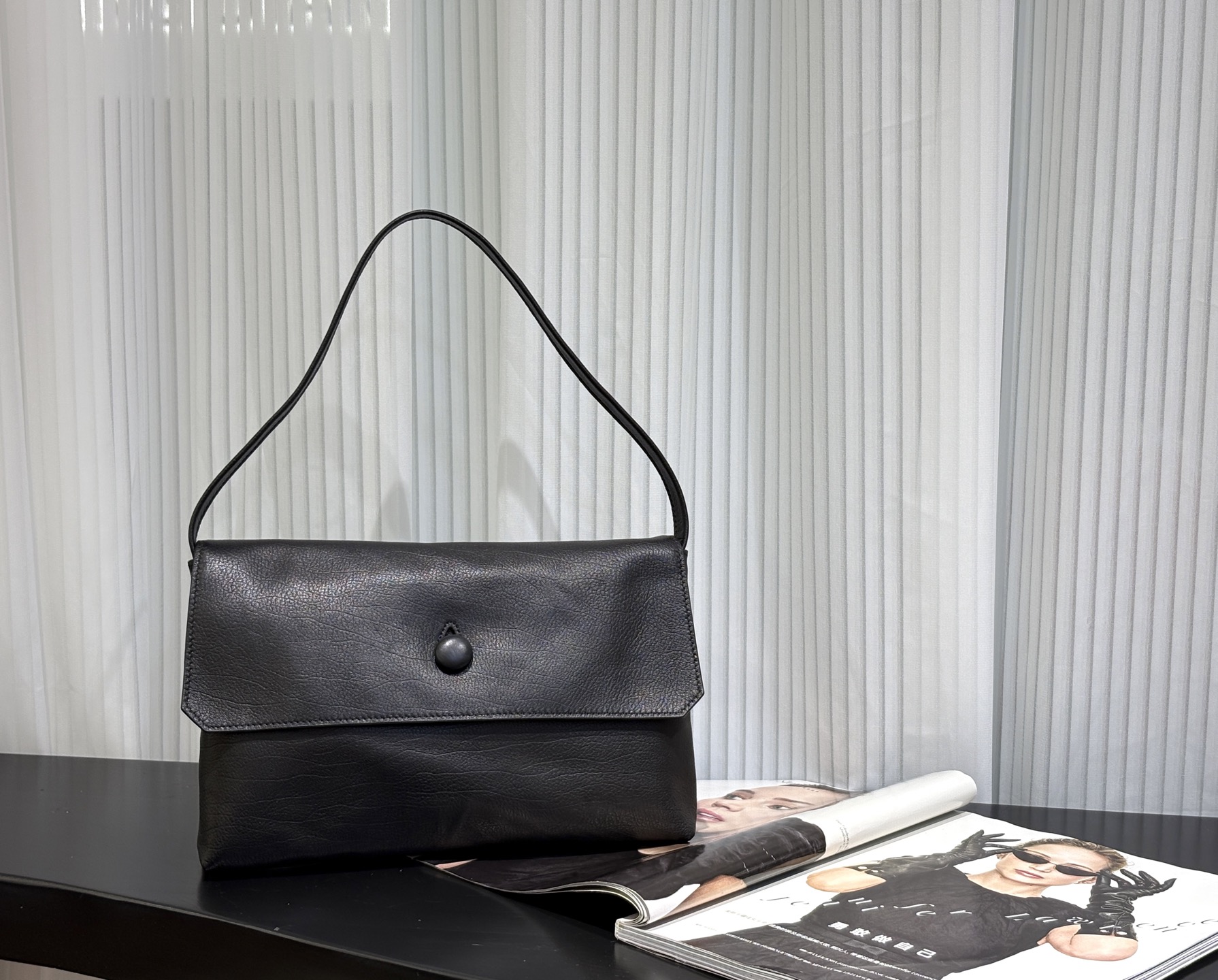 THE ROW TR Sally Bag Large Black