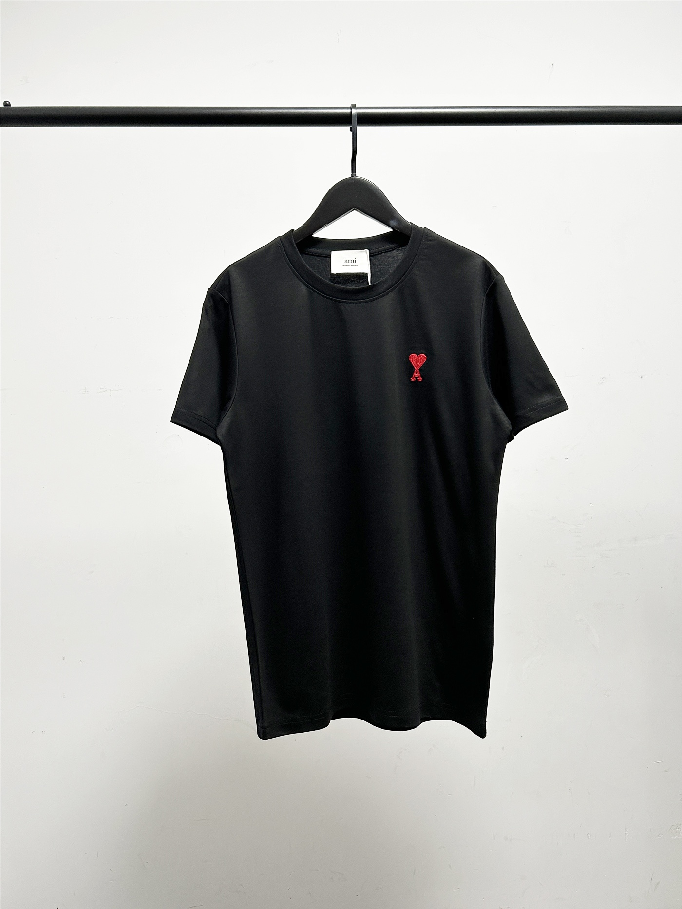 AMI Paris Style Small Red Heart Embroidered T-Shirt