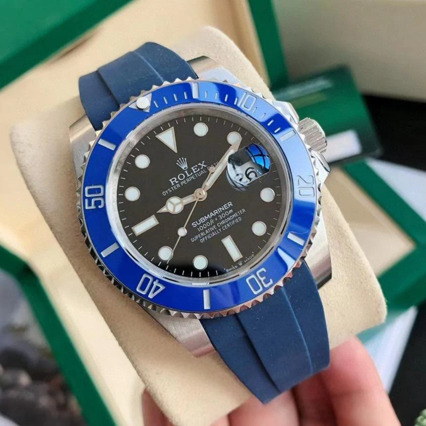 Rolex Watch SUBMARINER DATE 41 BLUE BEZEL BLACK DIAL RUBBER STRAP