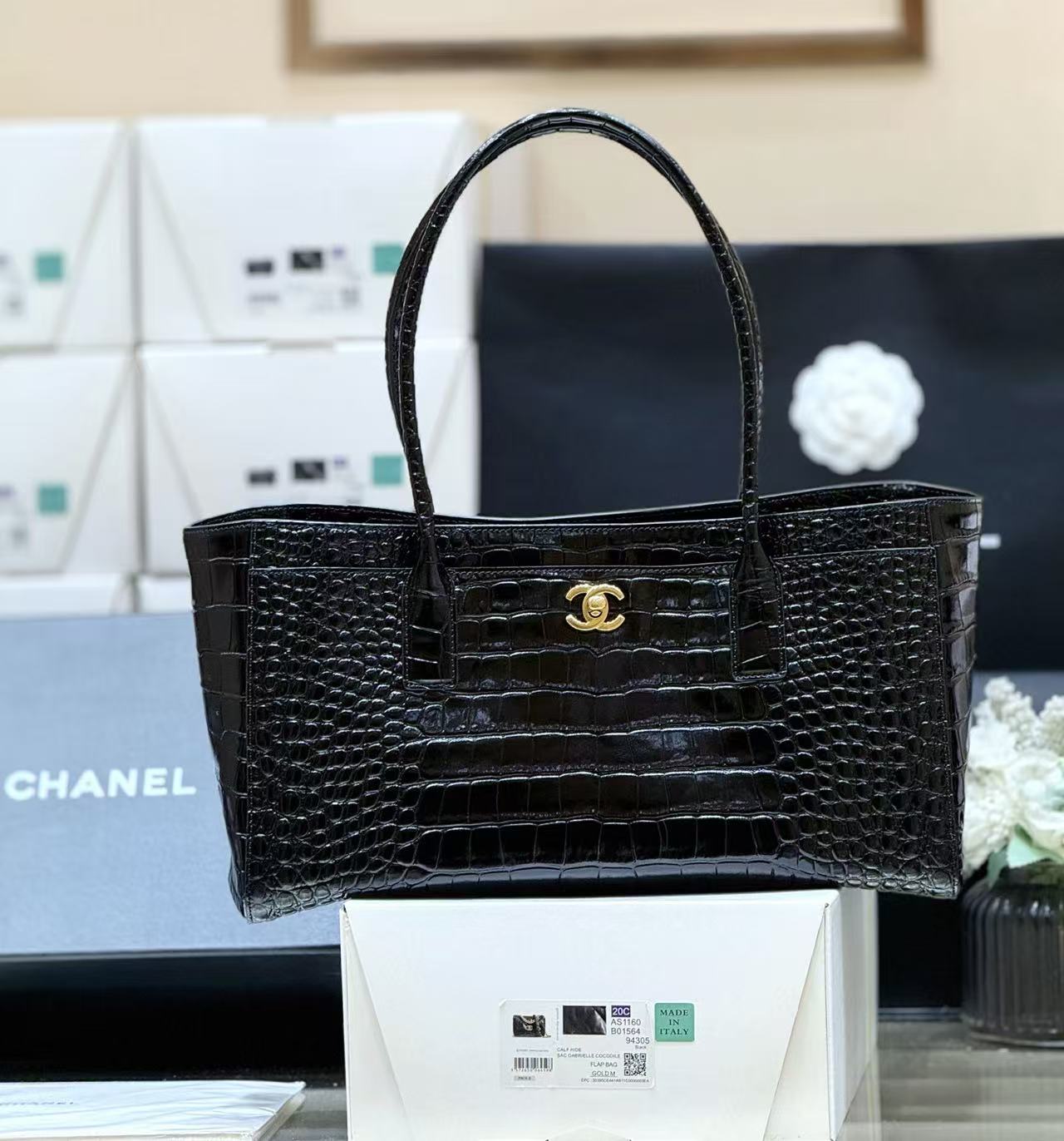 Chanel Spring/Summer 2026 new Crocodile Tote bag