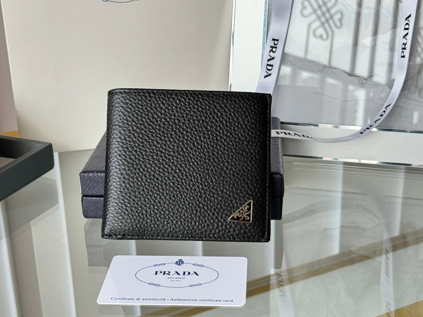 Prada  Metal Triangle Logo Wallet 11cm Black lychee-grained cowhide