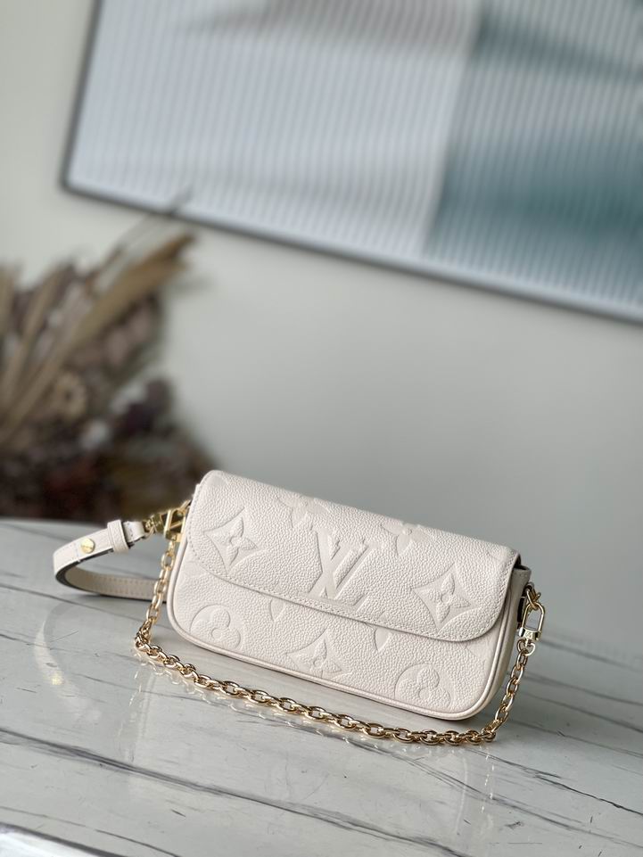 LV Ivy M82210 23.5x12x4.3cm gf 02