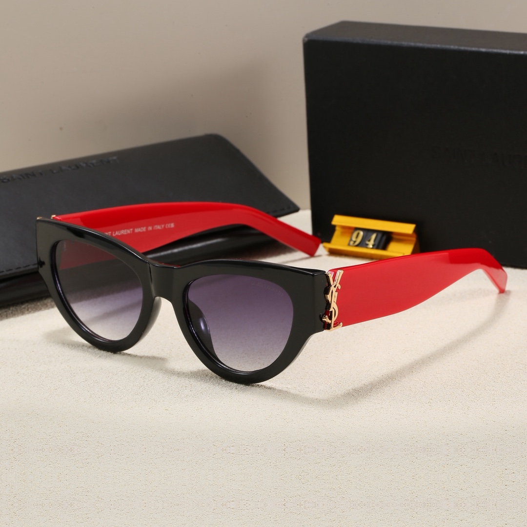 Saint Laurent Fashionable Sunglasses