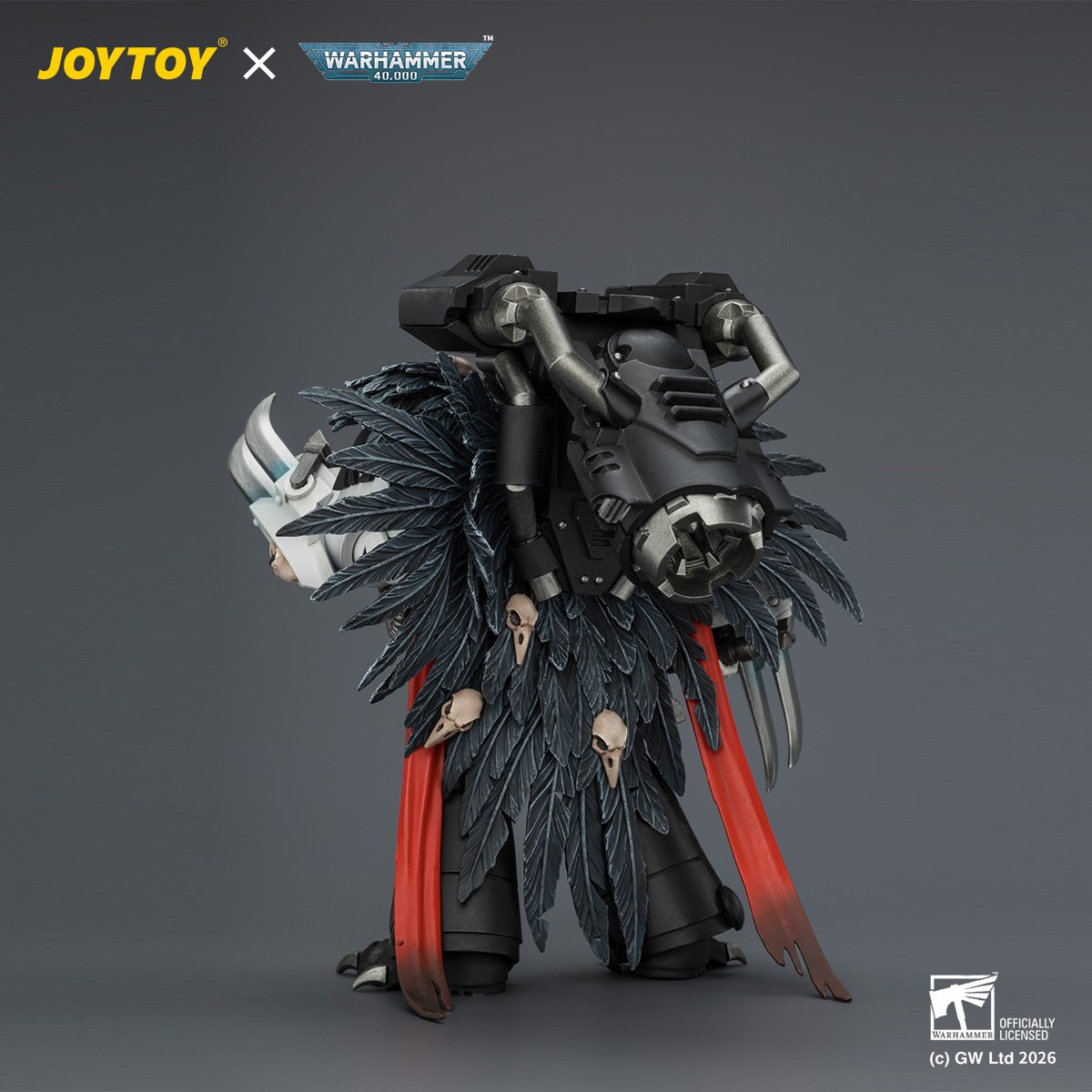 JOYTOY JT04742 Warhammer 40k 1:18 Raven Guard Chapter Master Aethon Shaan with Claws of Severax and Heavy Bolt Pistol - JOYTOY WORLD