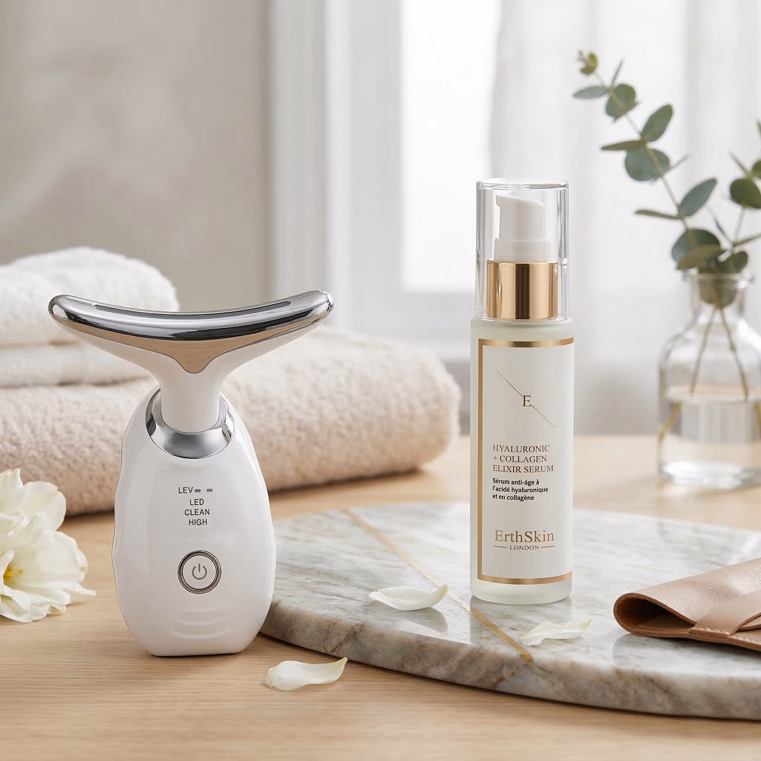 Hydra Firm Anti-Aging Set (Gesichts- & Halsmassagegerät – Weiß mit HA-Serum)