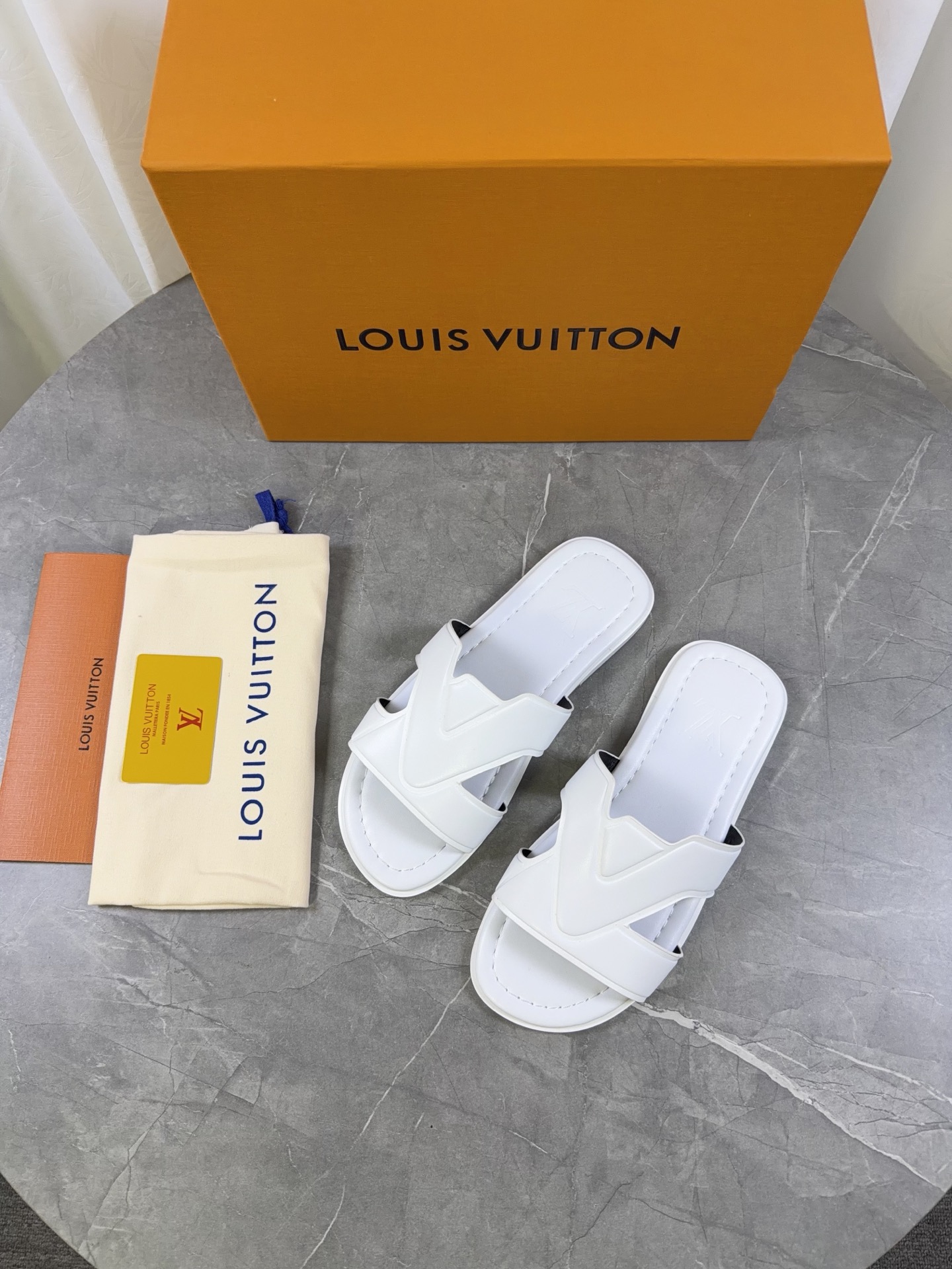 LV Oasis Mule