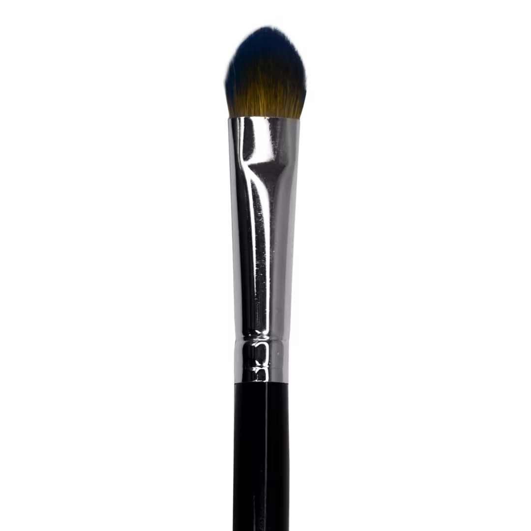 Cinema Secrets  E38 - Pointed Packing Eyeshadow Brush