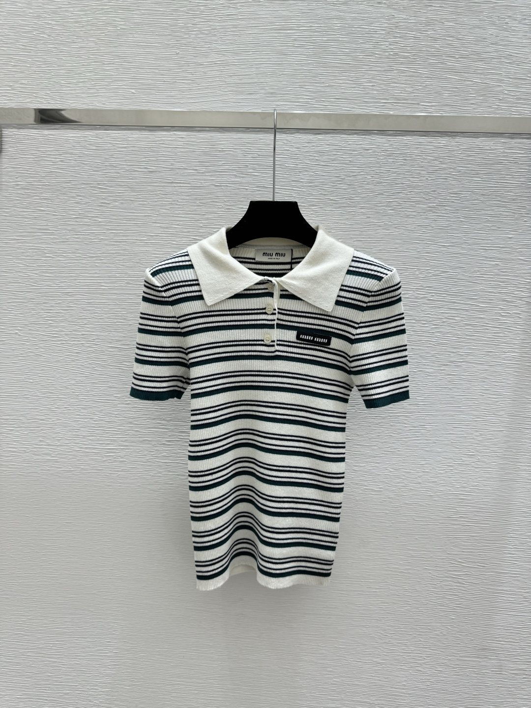 Miumiu early spring new item contrasting striped lapel knit short sleeved shirt