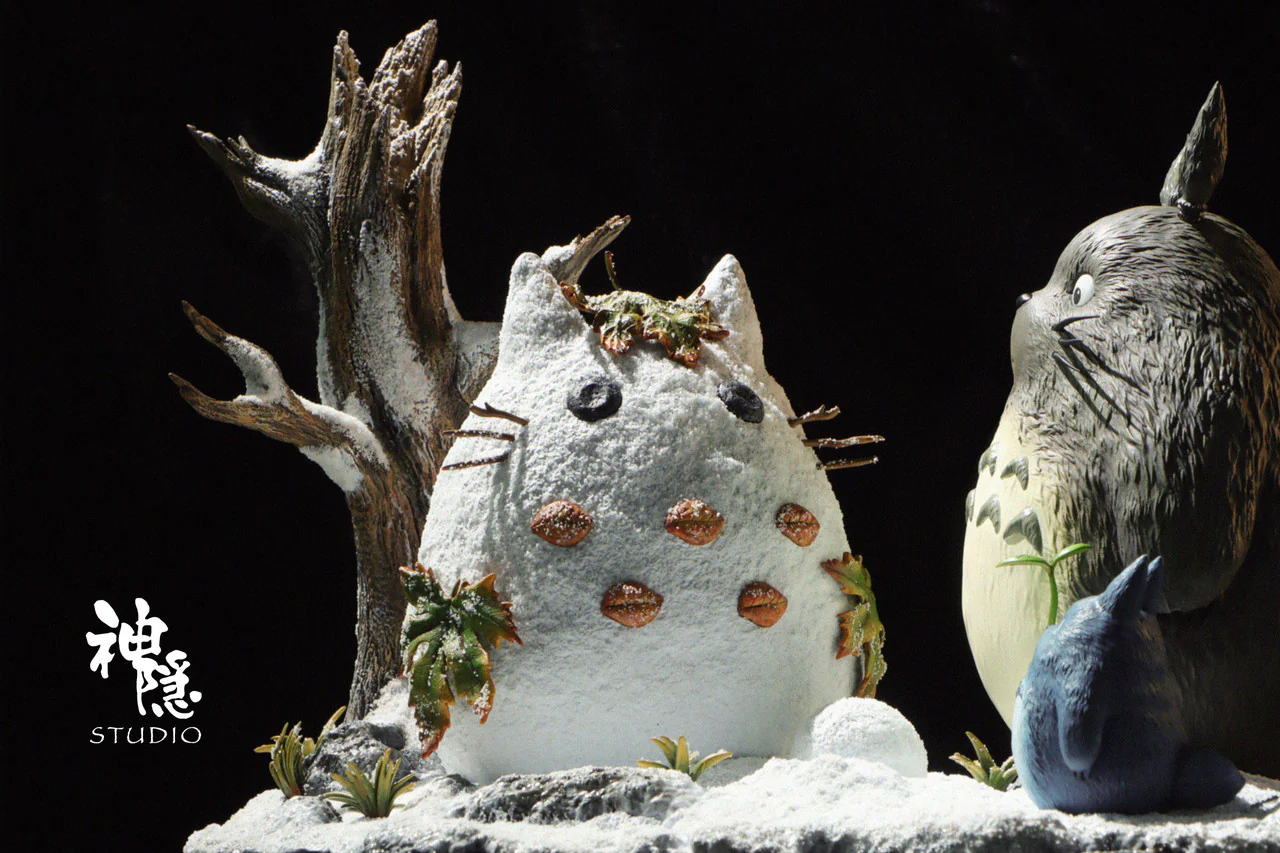My Neighbor Totoro - Totoro play in the snowfield | 1:6 Resin Statue | by ShenYin Studio