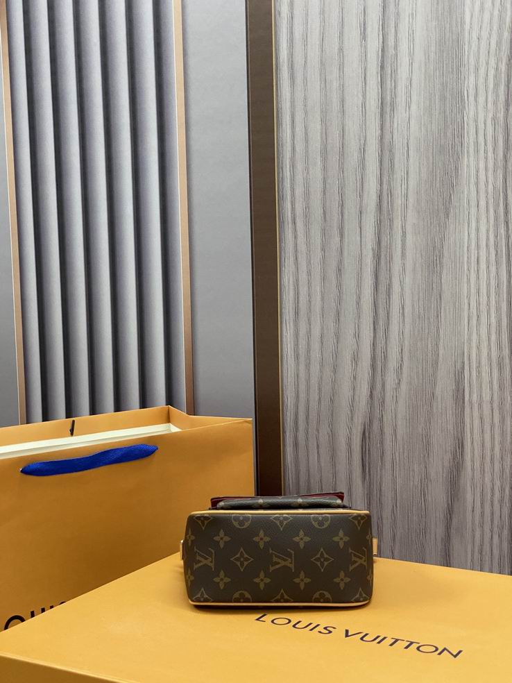 LV M51165 17x13x9cm gf