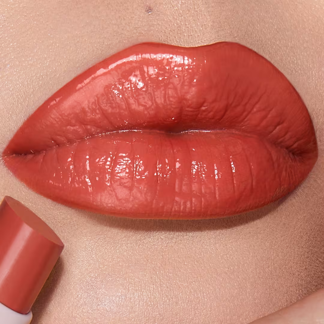 Charlotte Tilbury  Hyaluronic Happikiss Lipstick Balm