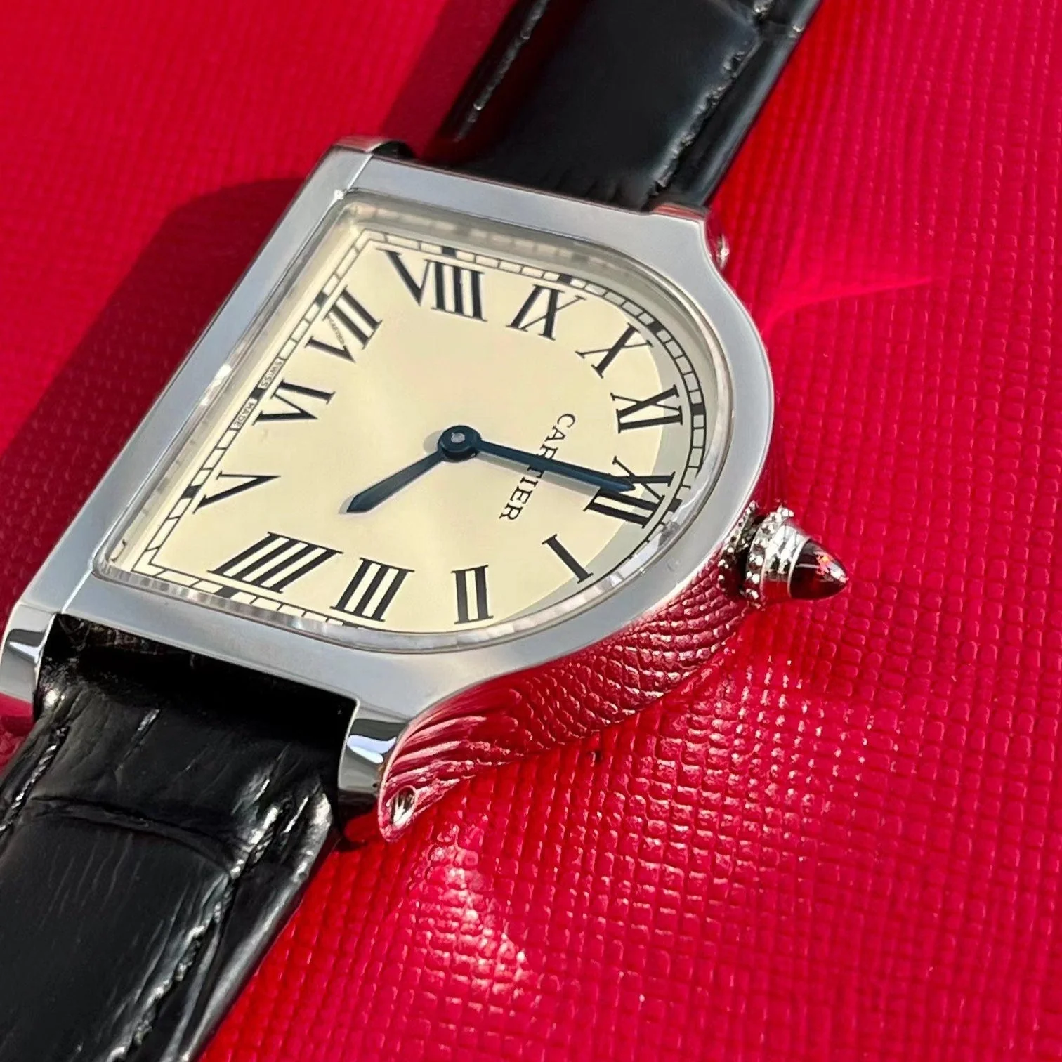 Cartier Watch Cloche 37mm Quartz Silver Black
