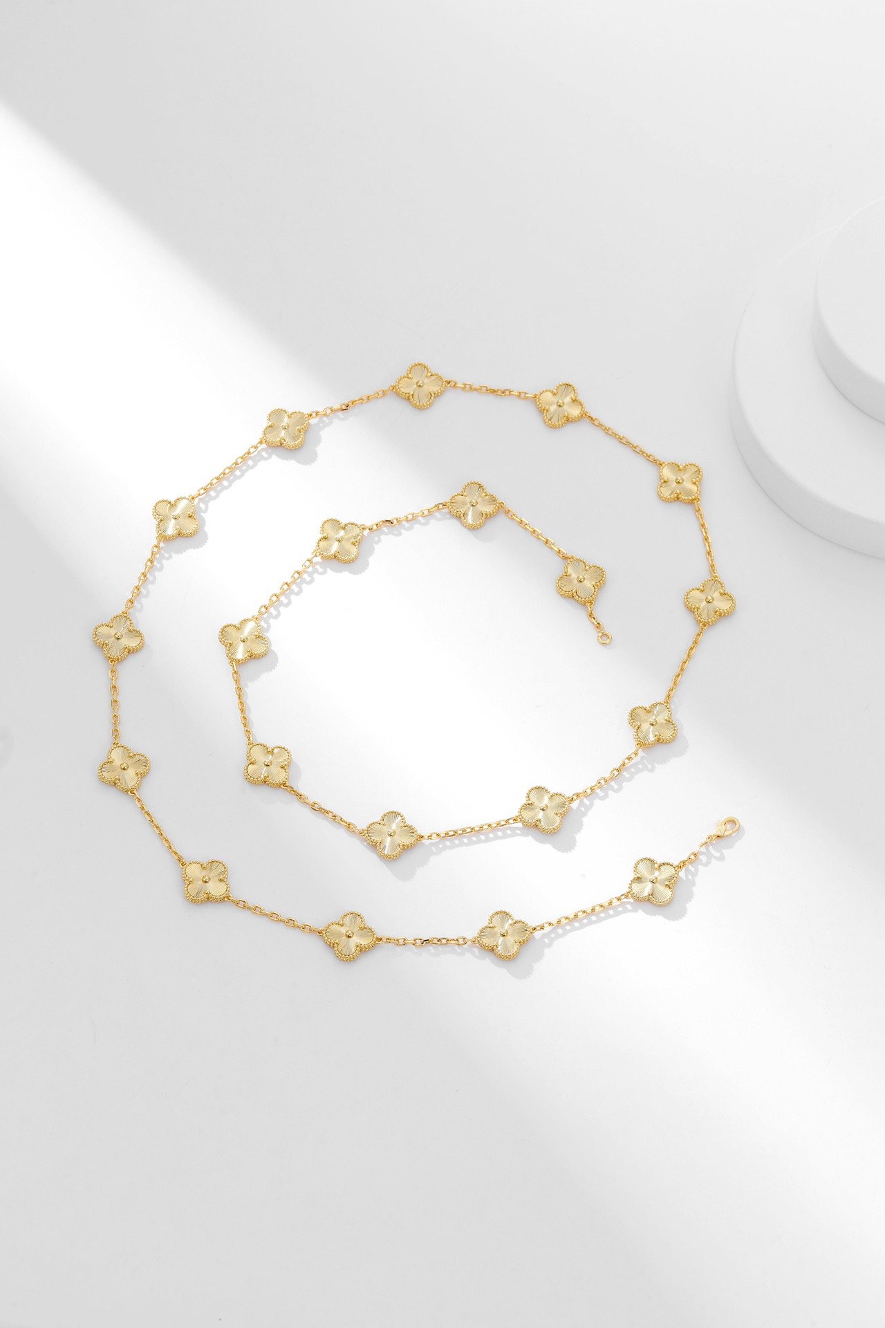 Van Cleef&Arpels VCA Vintage Alhambra long necklace, 20 motifs