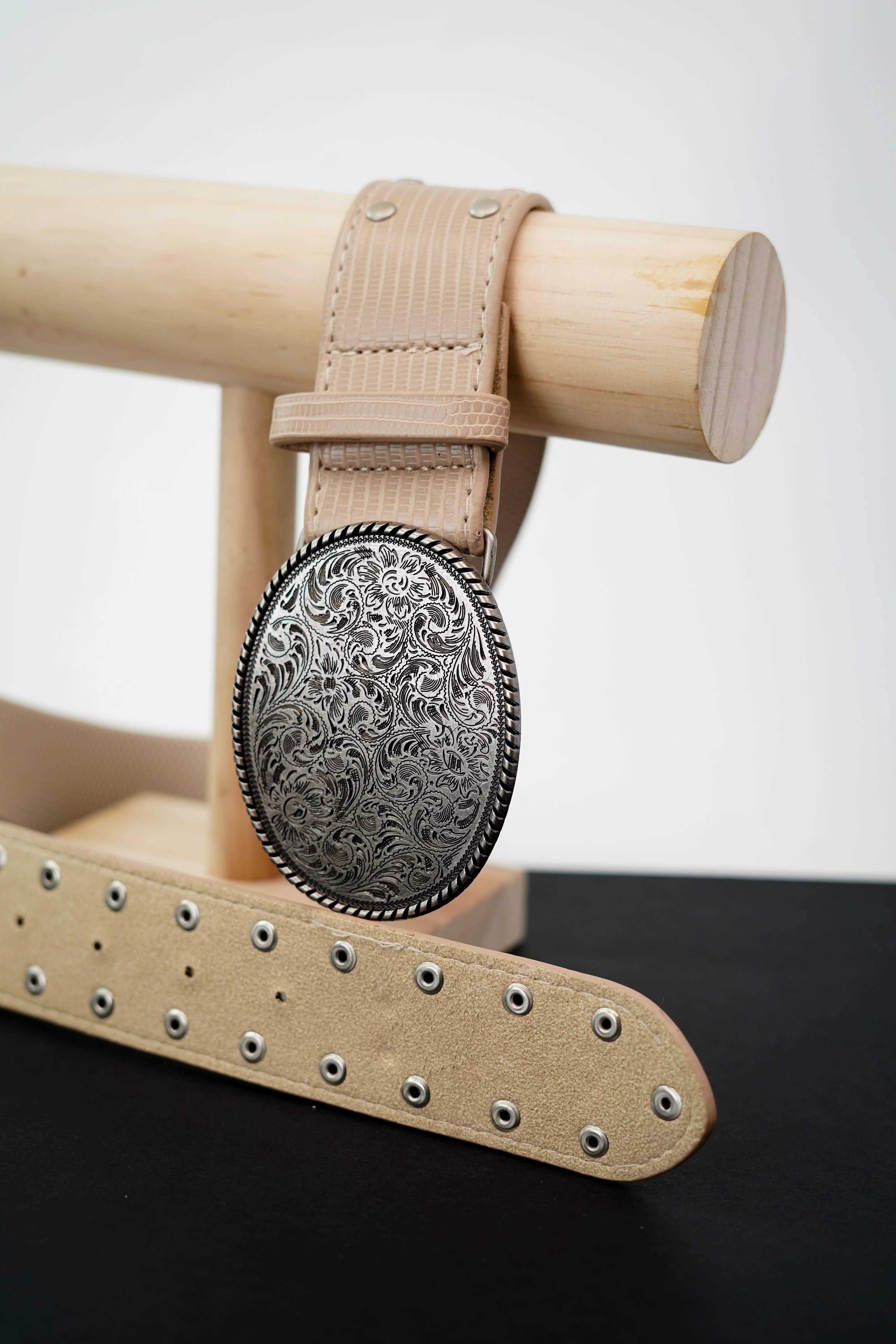 Carved Buckle Elastic Belt