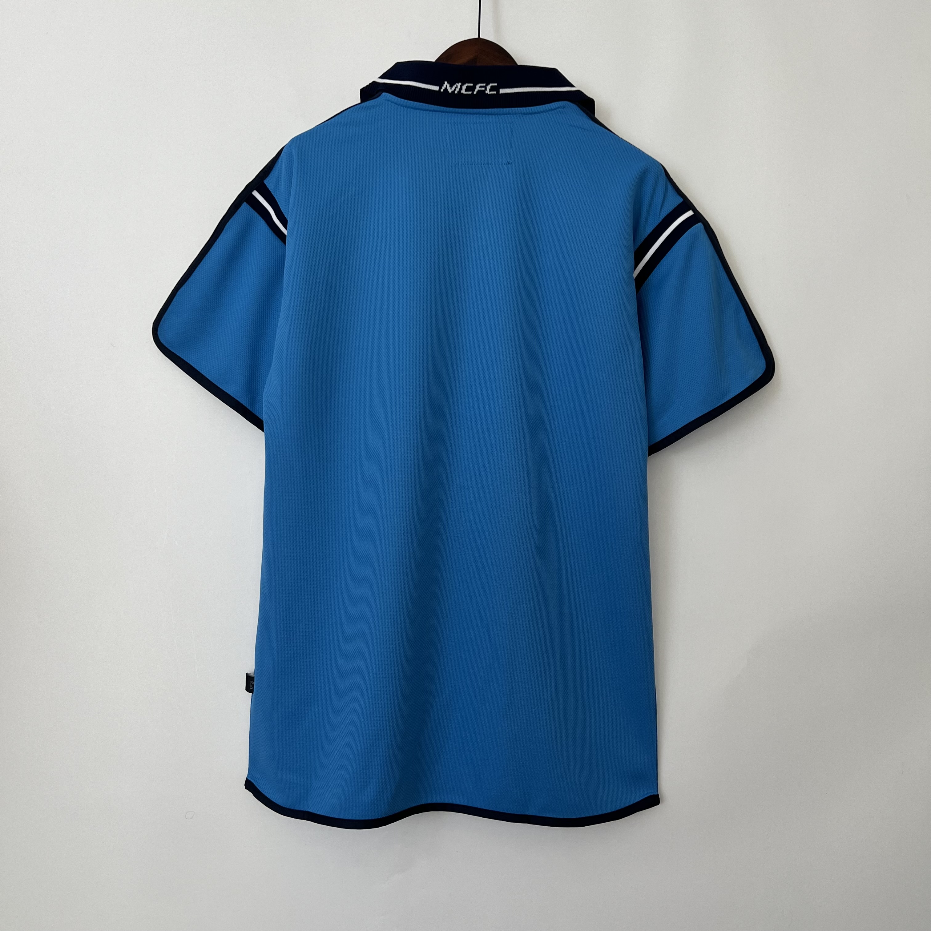 2001/2002 Manchester City Retro Home Football Shirt